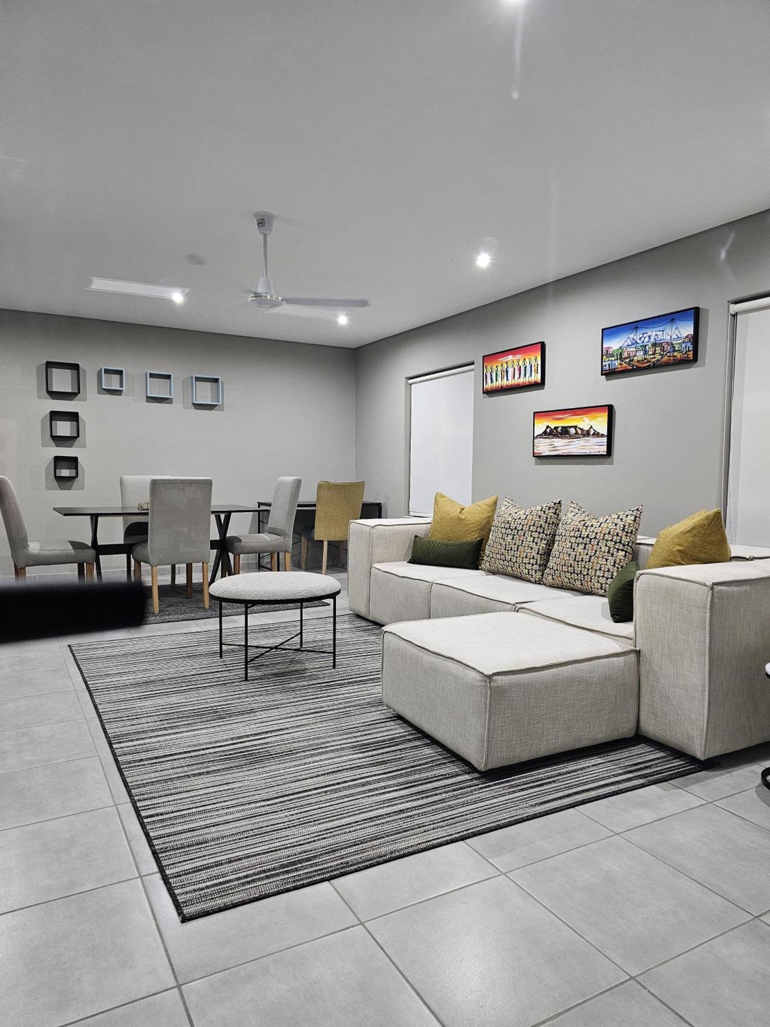 Lanina Exec 2 Bed Apartment Johannesburg