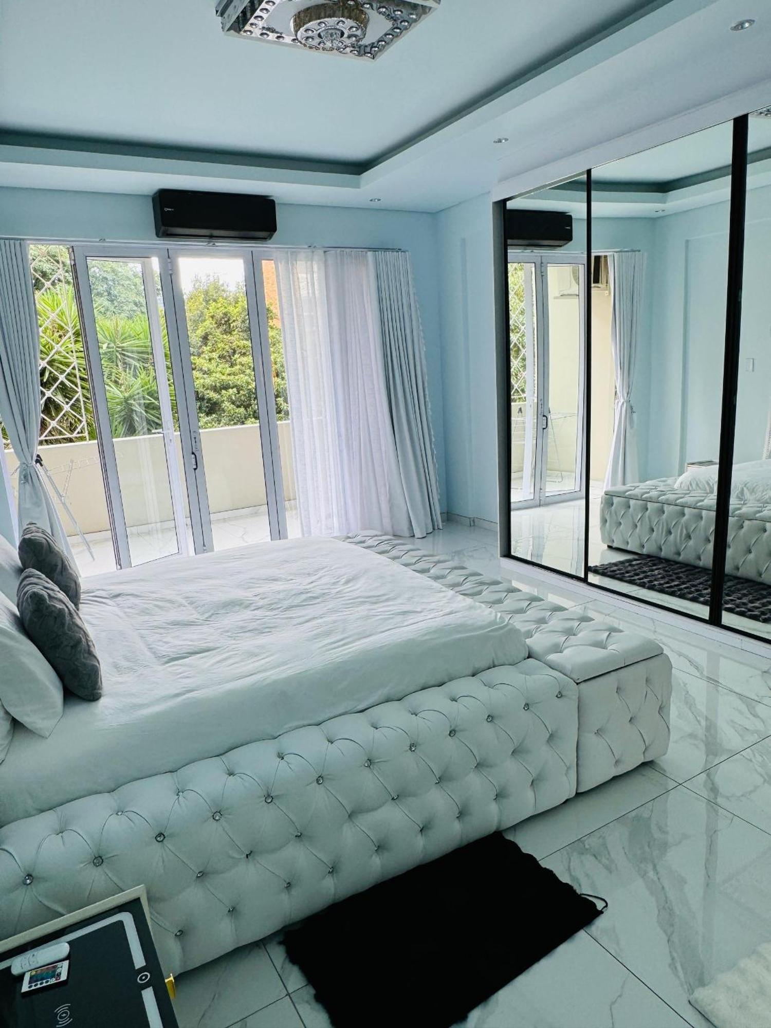 Sandton Atherstone Luxury Apartment