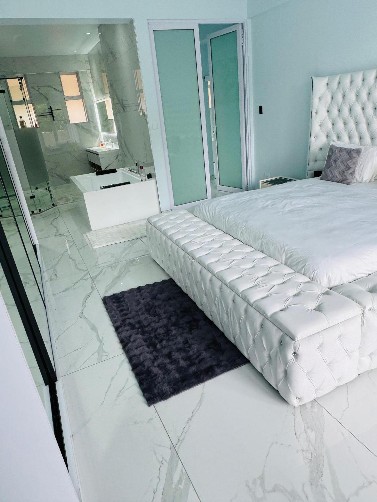 Sandton Atherstone Luxury Apartment Johannesburg