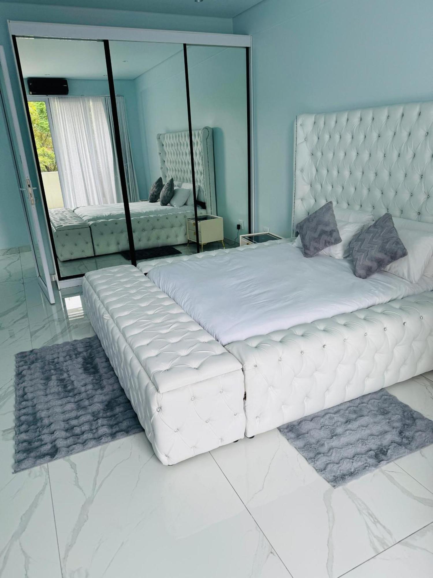 Sandton Atherstone Luxury Apartment Johannesburg