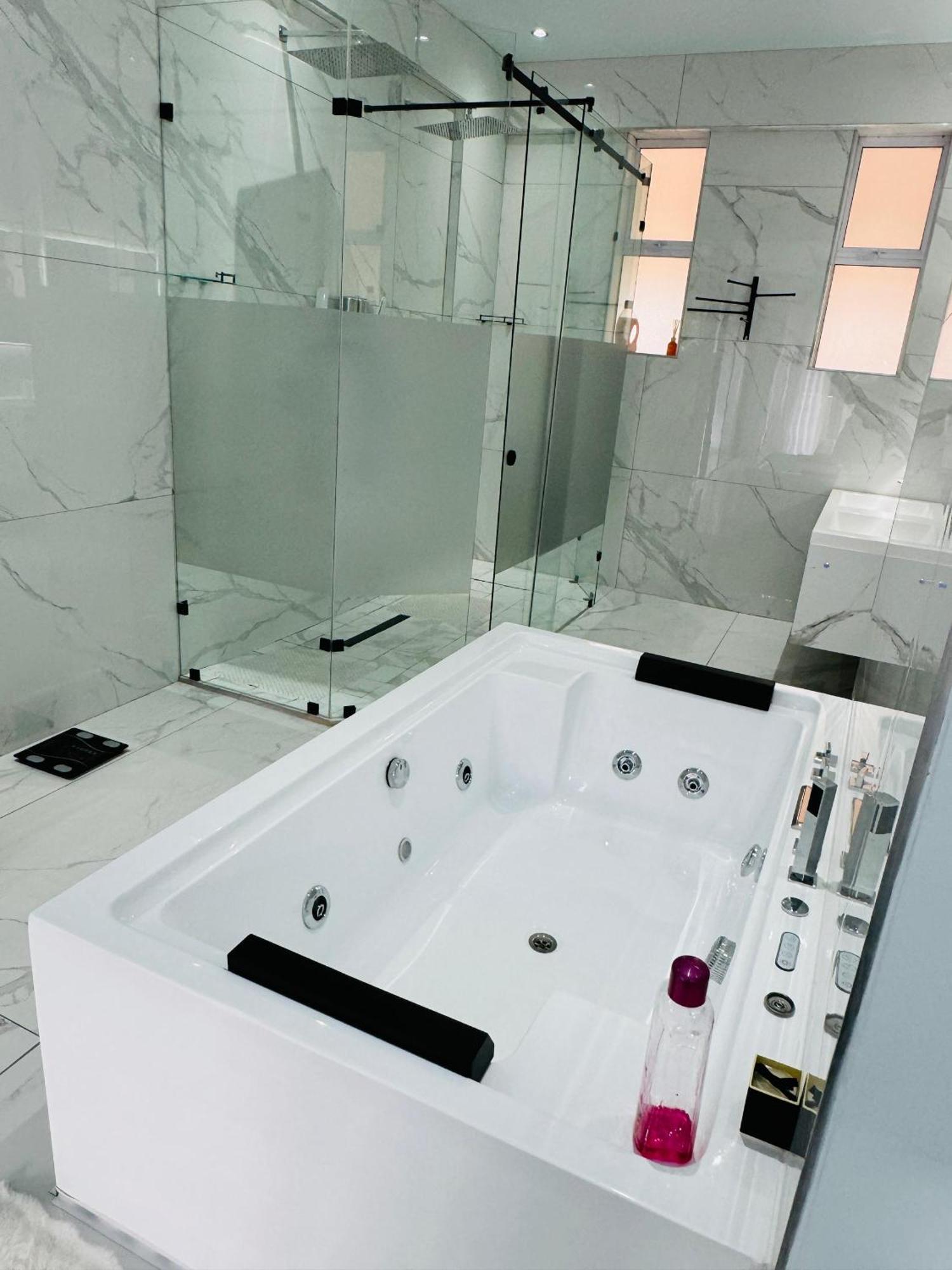 Sandton Atherstone Luxury *