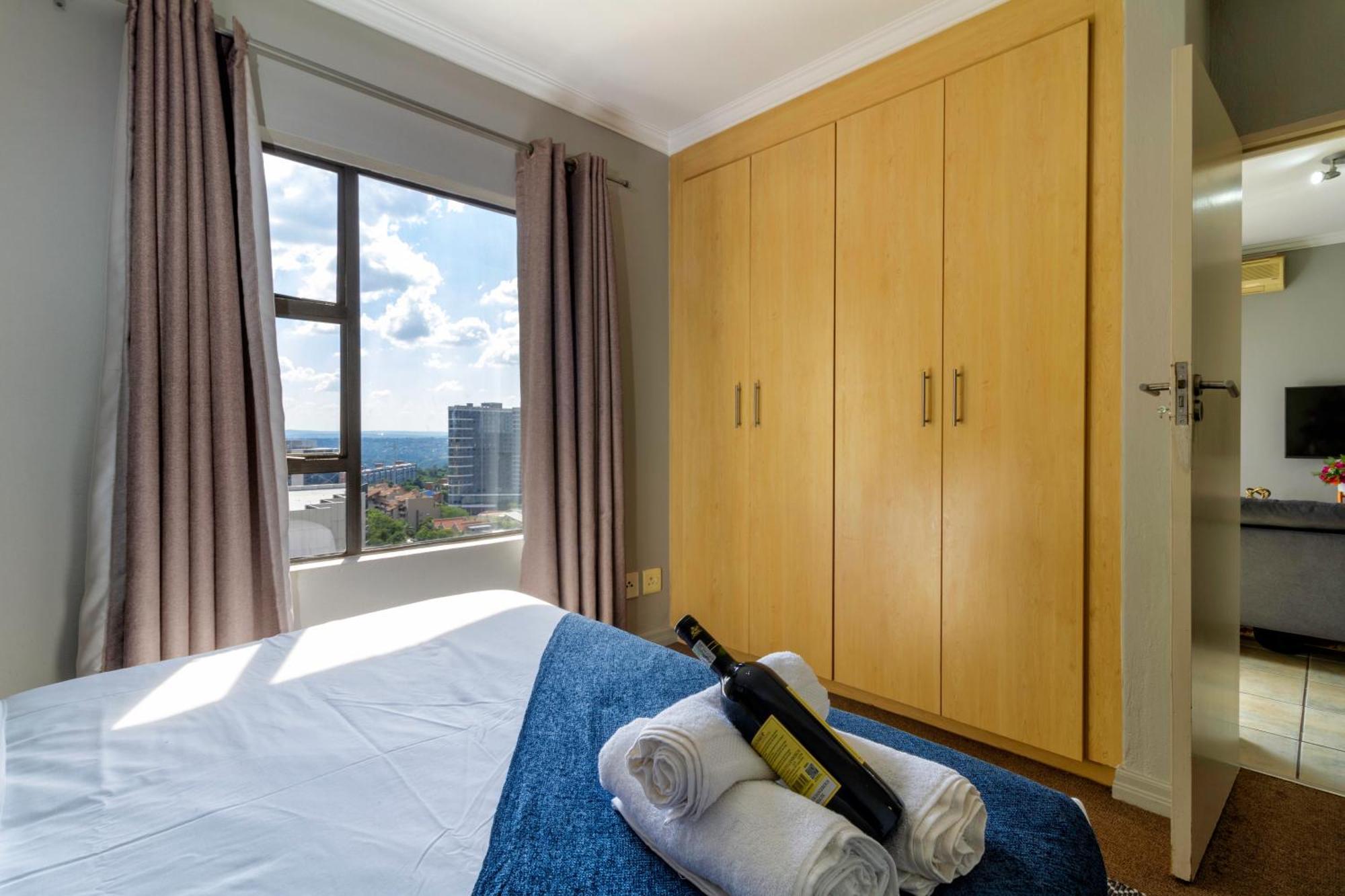 Apartment Luxury West Point Sandton Johannesburg