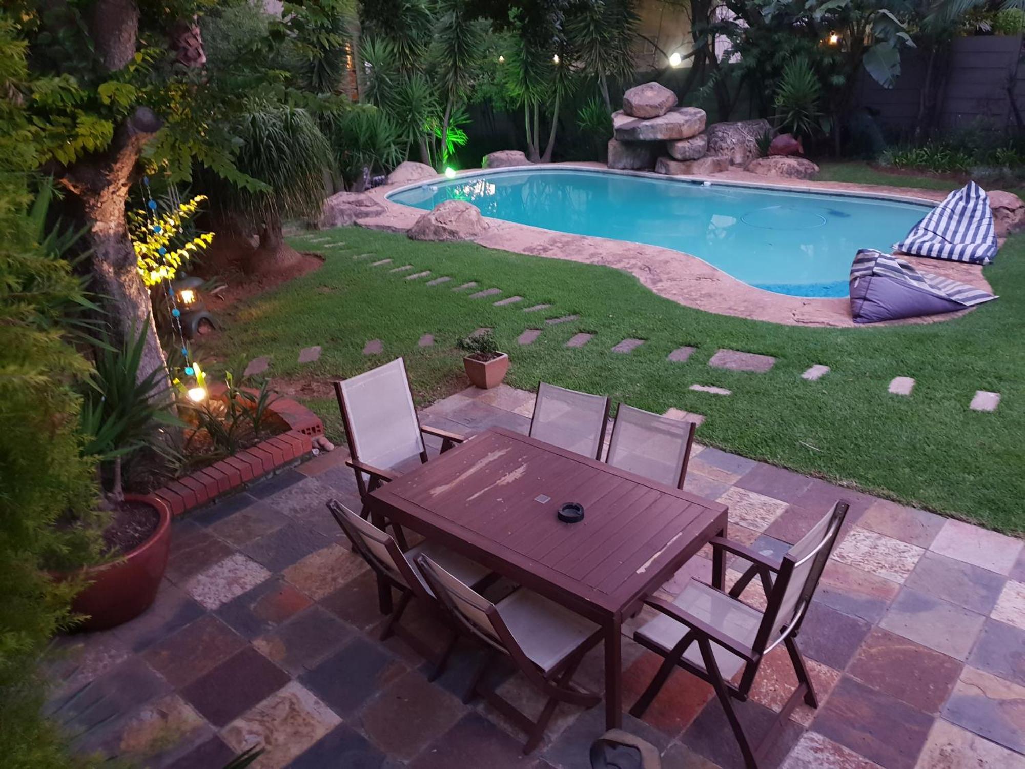 Chalet Moonflower