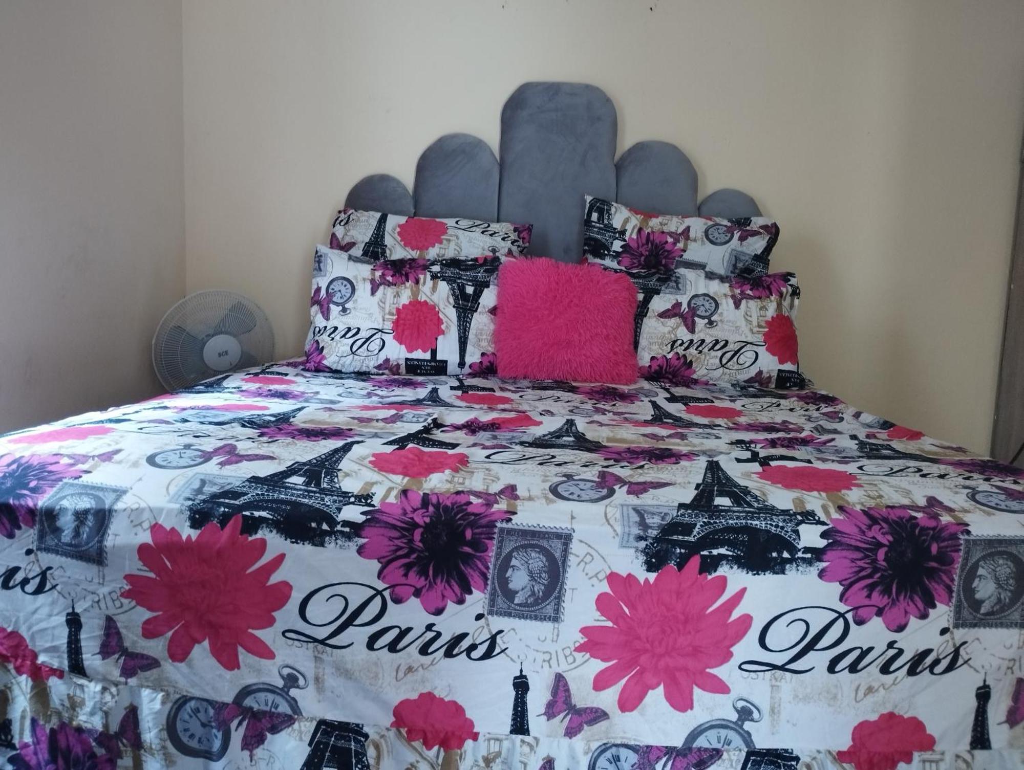 St. Michael And The Queens Bed & Breakfast *