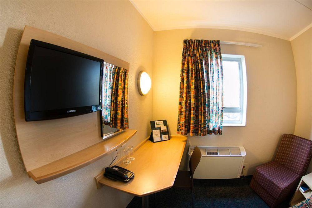 Hotel Road Rivonia
