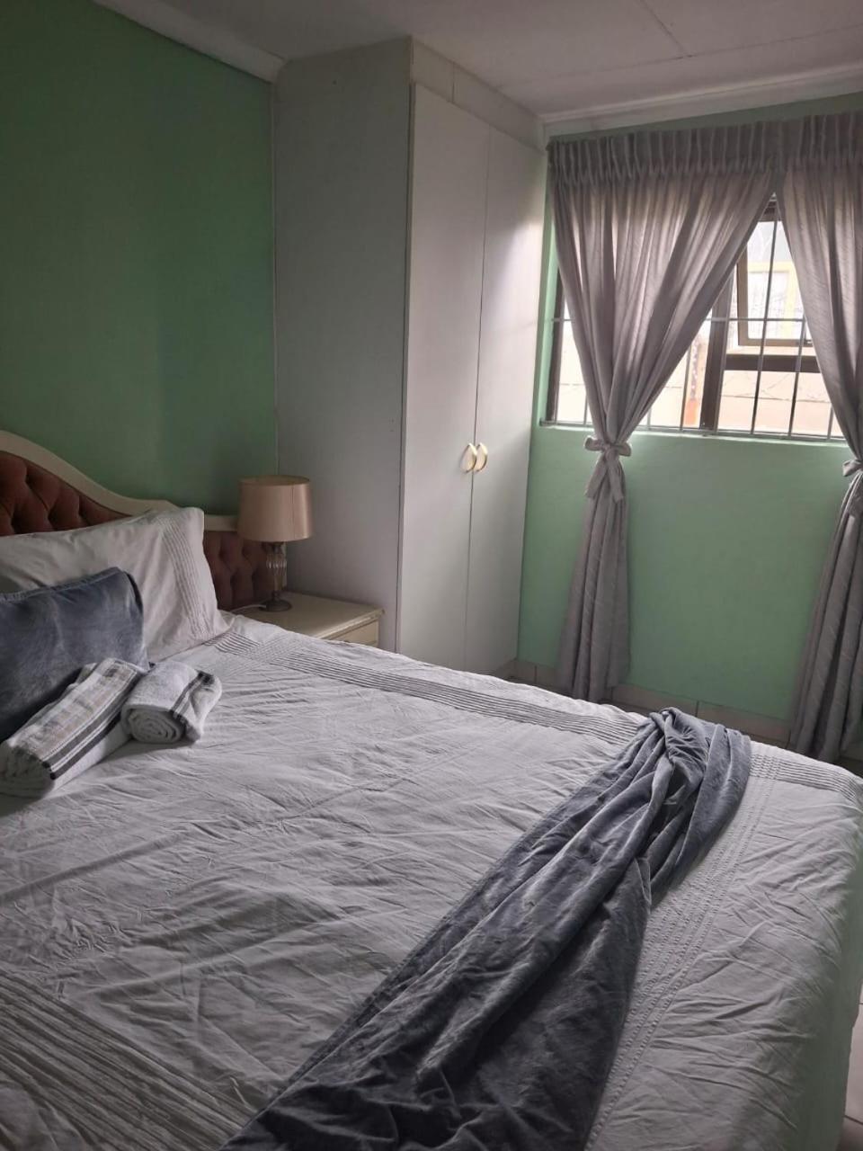 Guest house Theza's Place