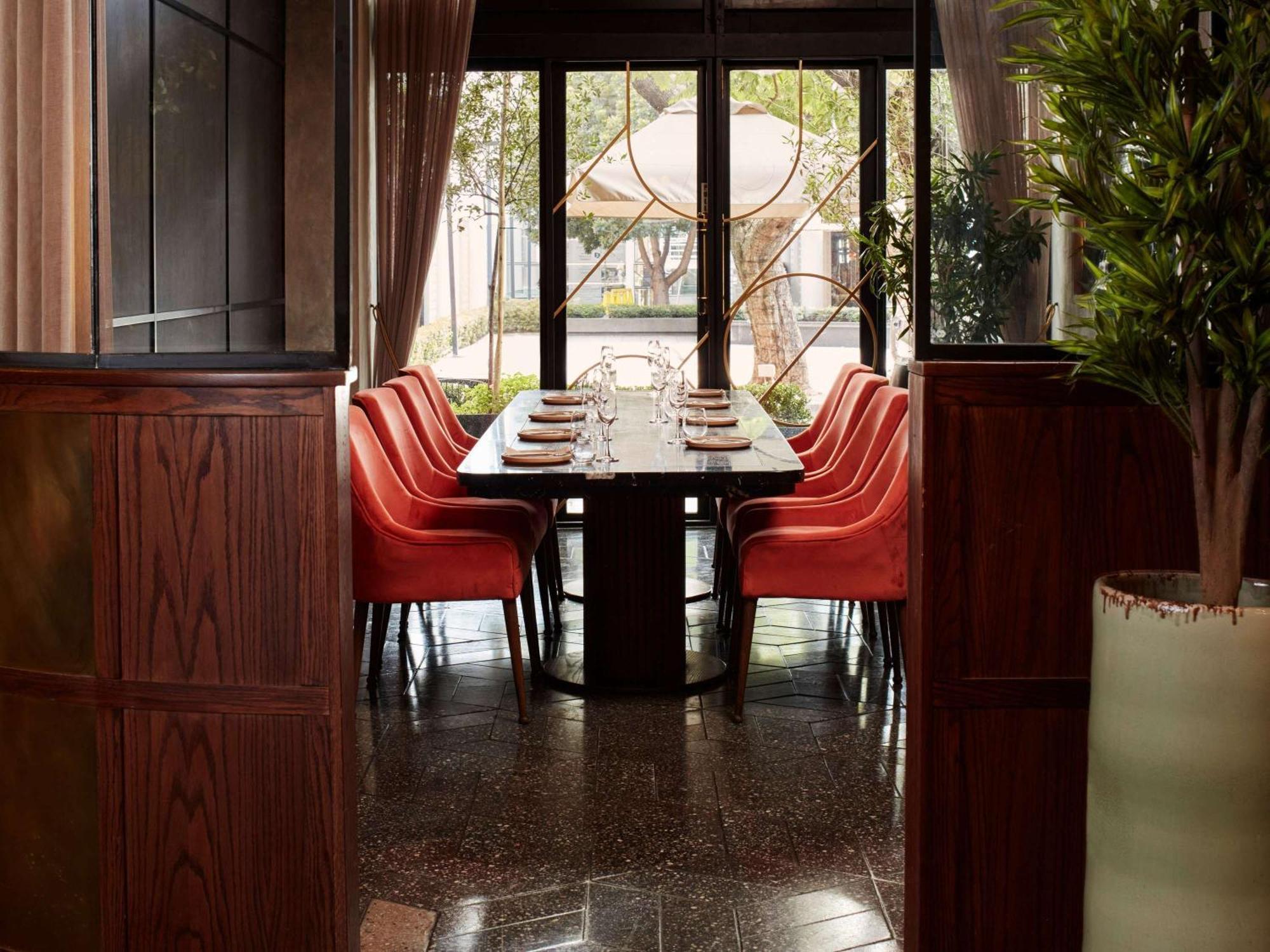 Hyde Rosebank Hotel 4*