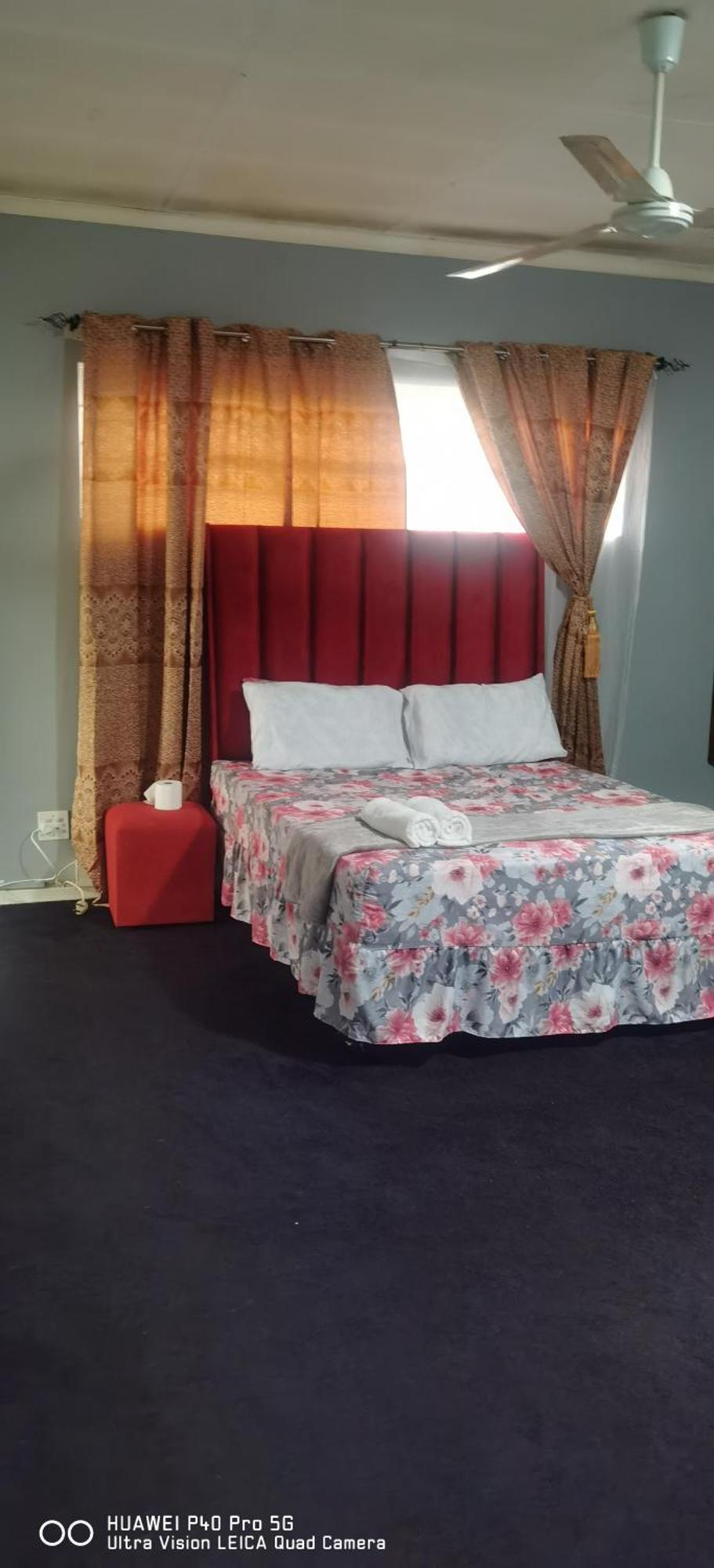 Yellow Stars Get 2hrs 3hrs Day Rest Guest house Johannesburg