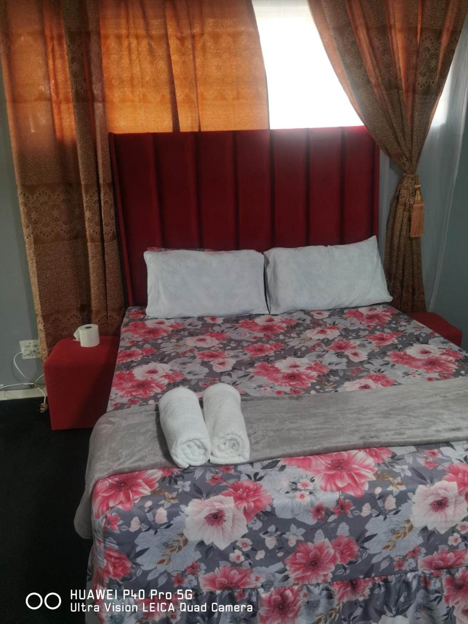 Yellow Stars Pty Guest house *