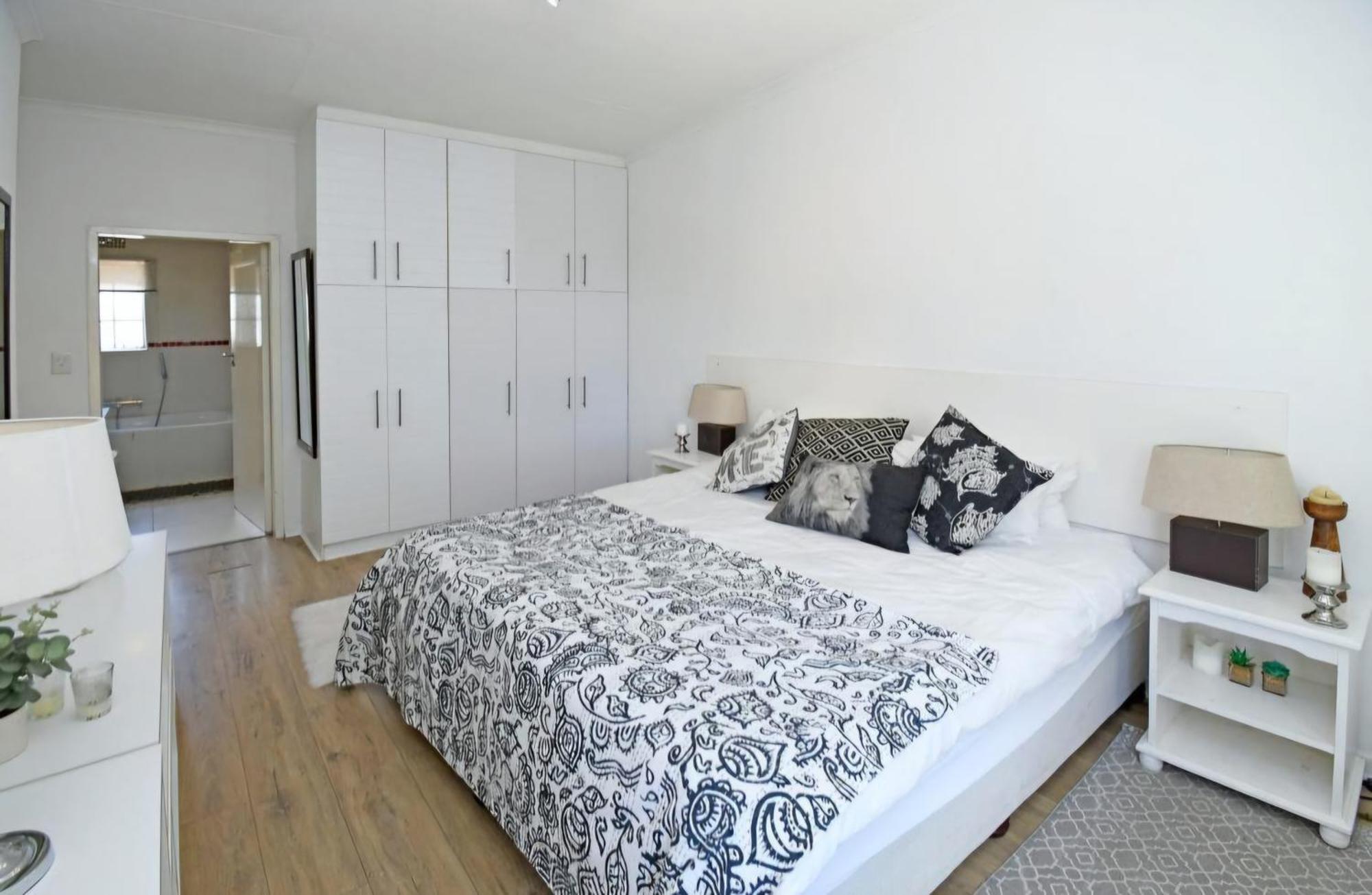 Apartment 2 Bedroom In Sandton *