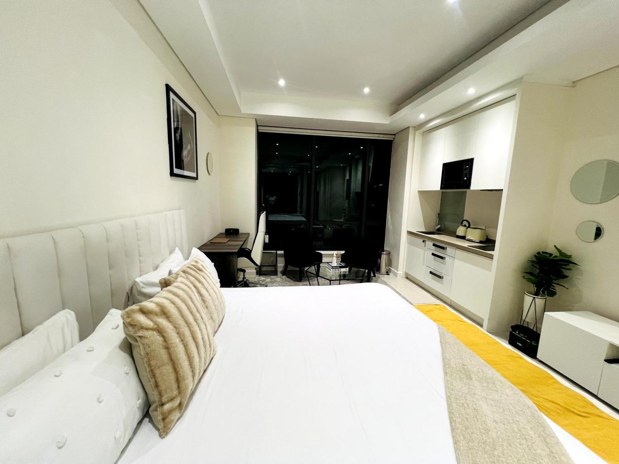 New Revamped Luxury Suite In Sandton City