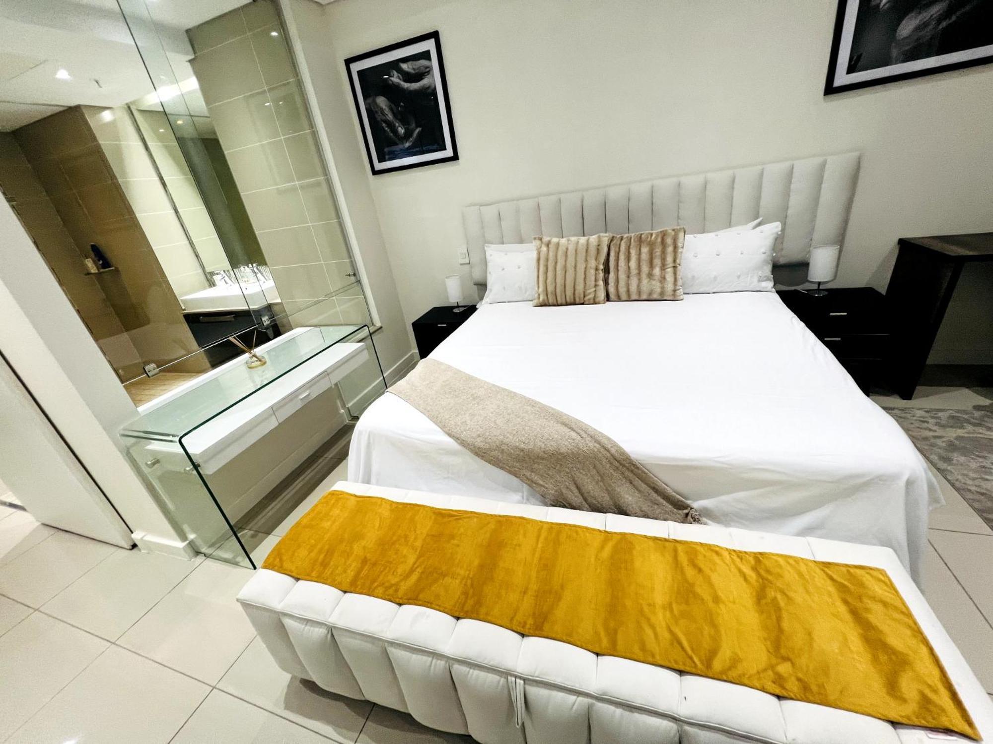 New Revamped Luxury Suite In Sandton City Apartamento Joanesburgo