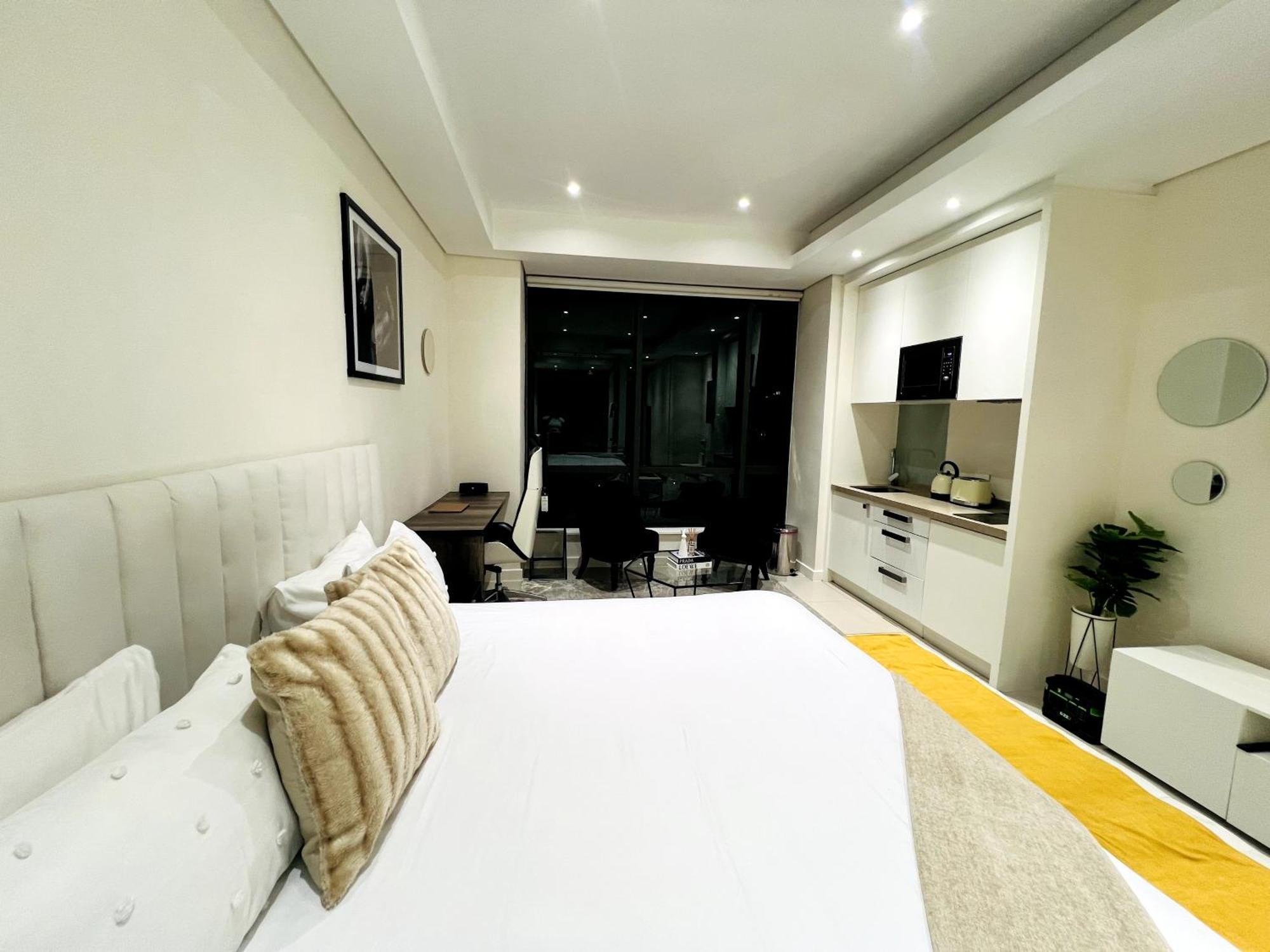 Apartamento New Revamped Luxury Suite In Sandton City *