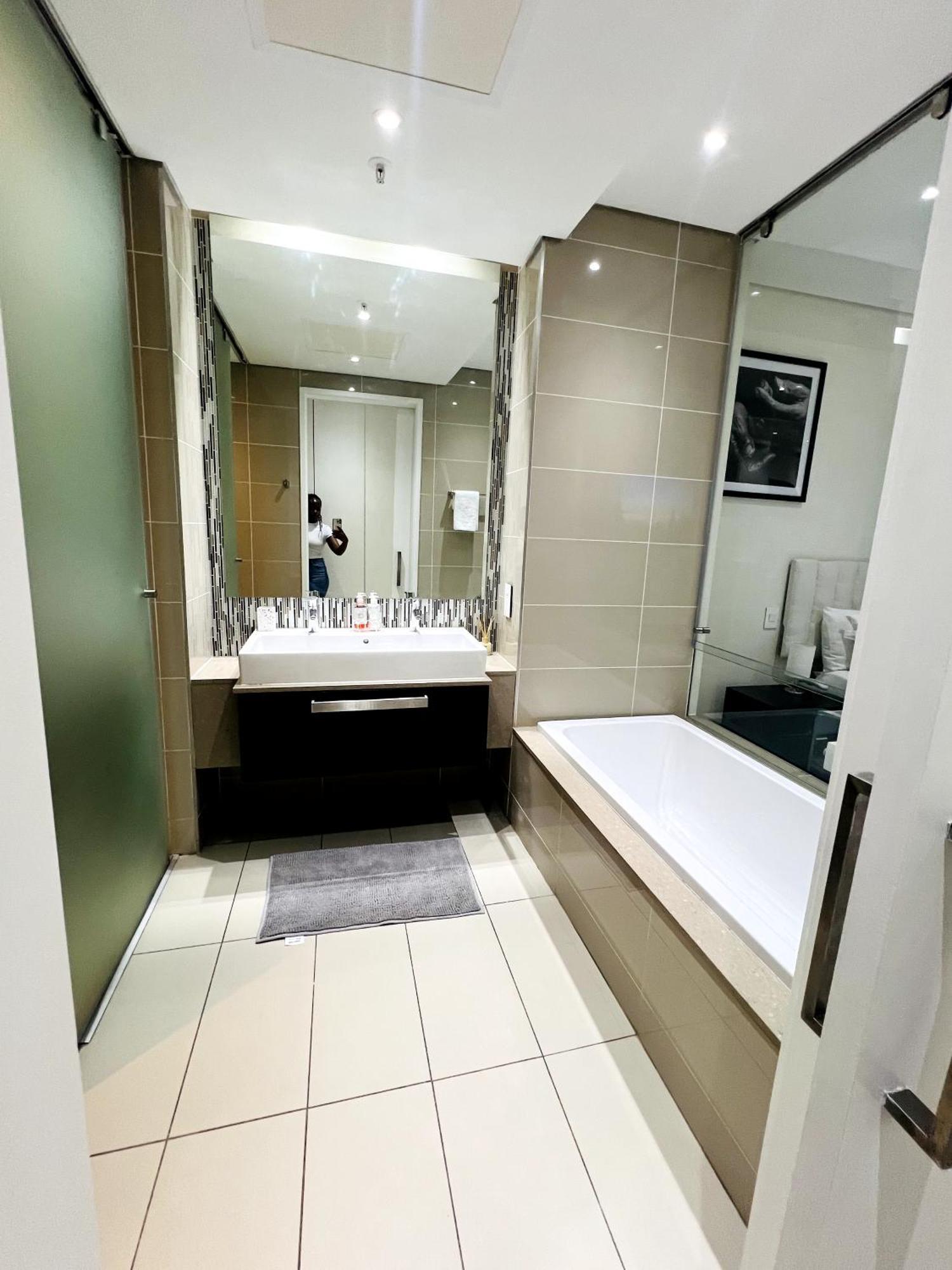New Revamped Luxury Suite In Sandton City Apartamento *