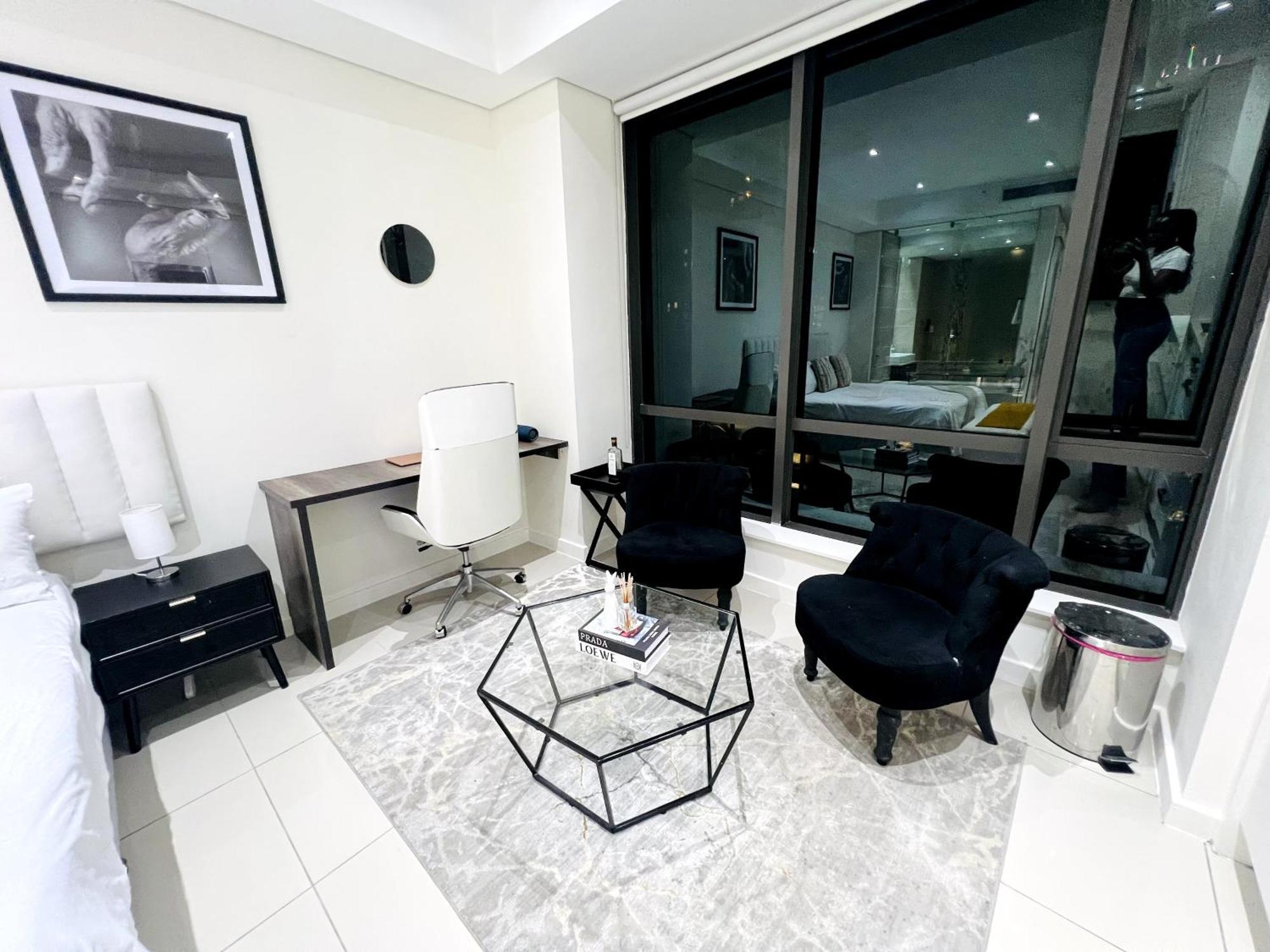 New Revamped Luxury Suite In Sandton City Joanesburgo