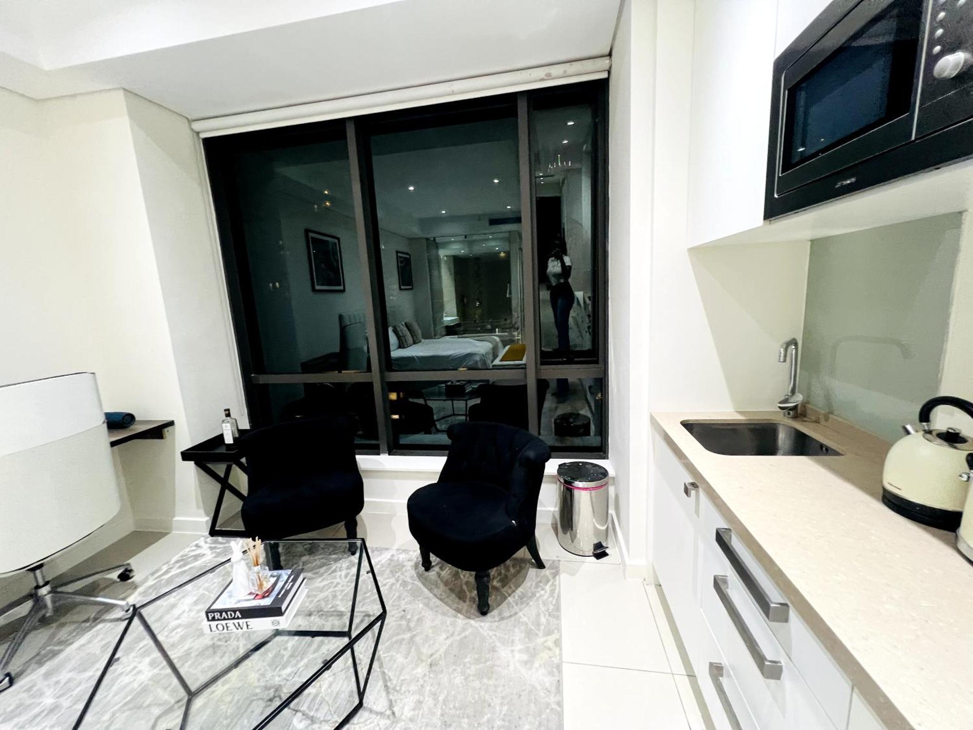 New Revamped Luxury Suite In Sandton City Apartamento Joanesburgo