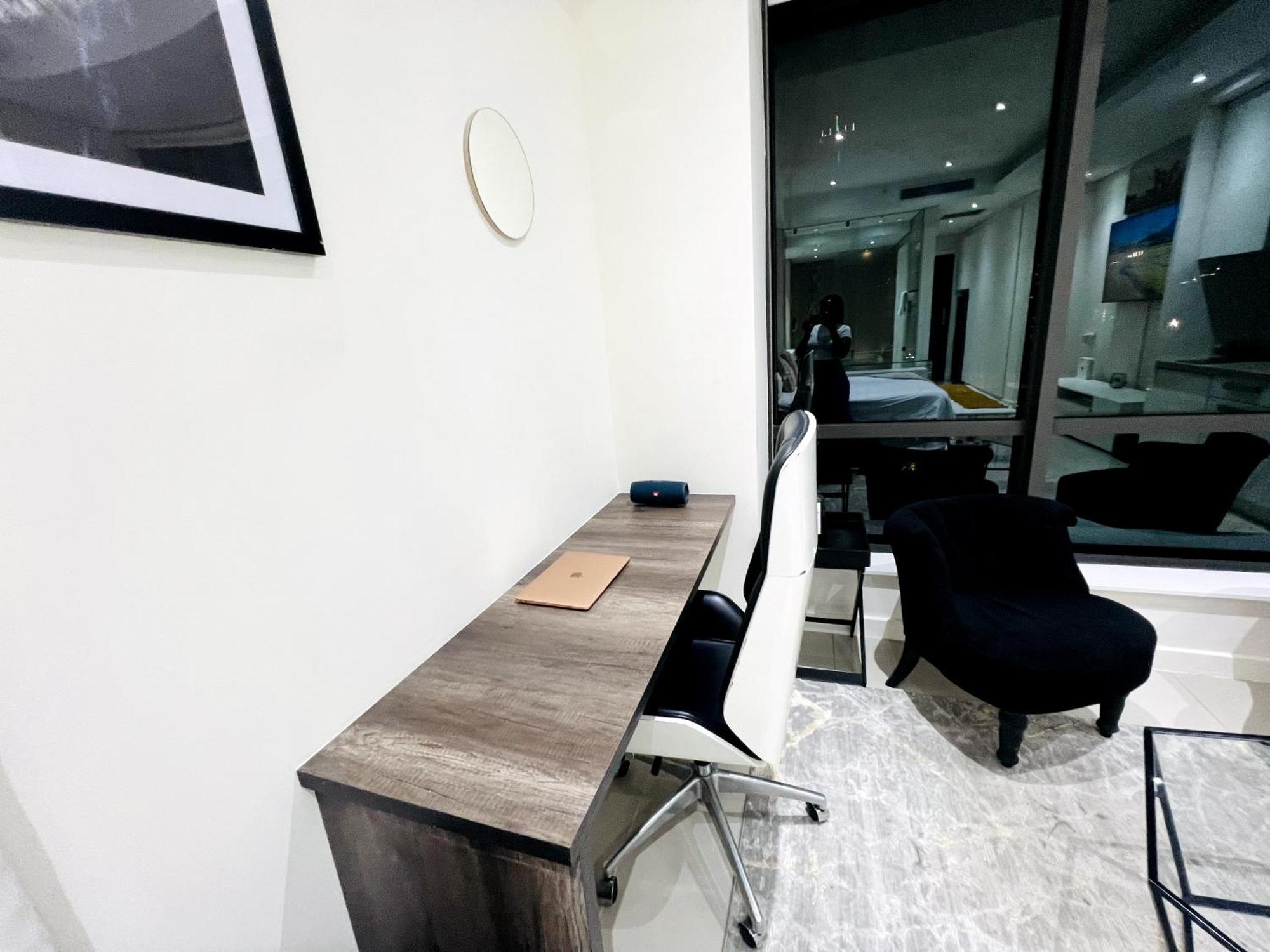 Apartamento New Revamped Luxury Suite In Sandton City Joanesburgo