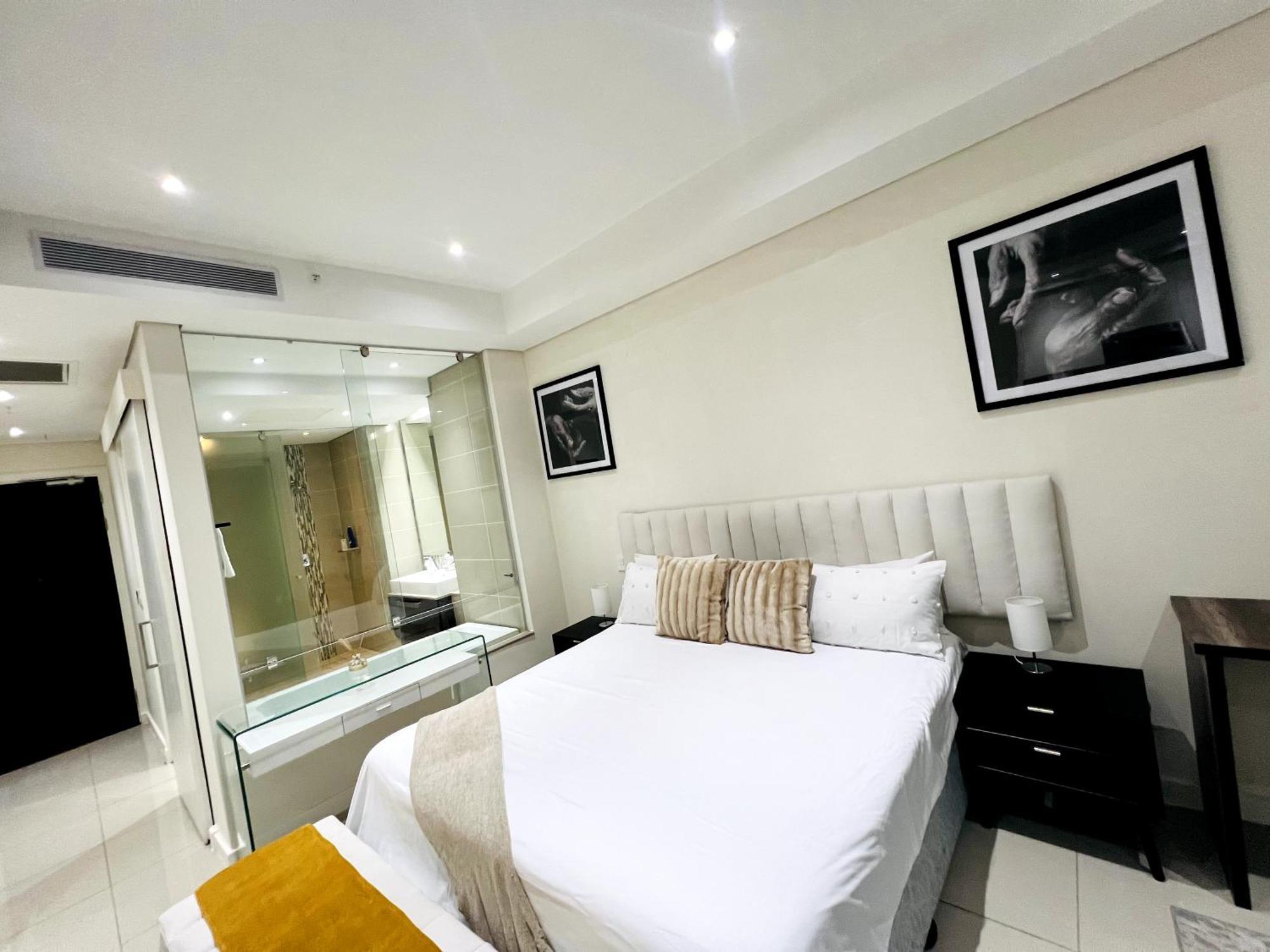 New Revamped Luxury Suite In Sandton City Apartamento