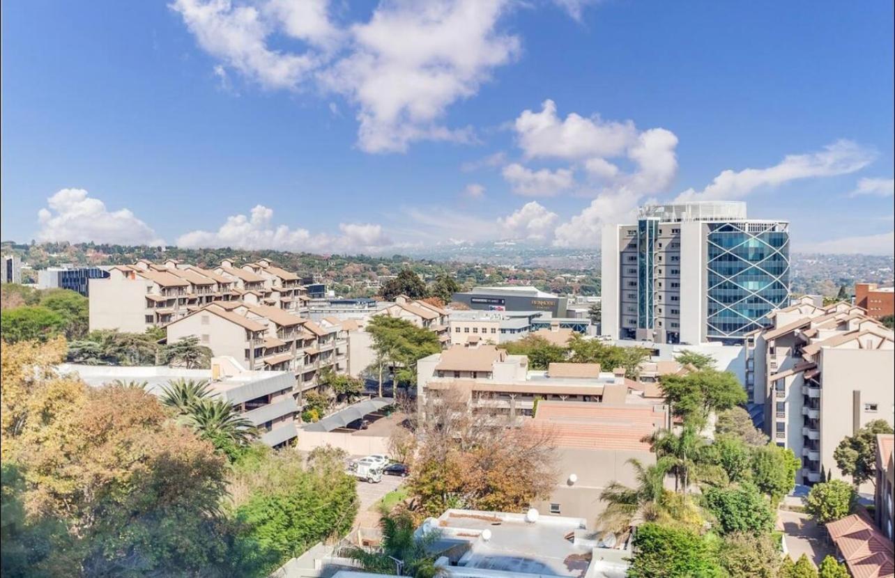 New Revamped Luxury Suite In Sandton City Apartamento Joanesburgo