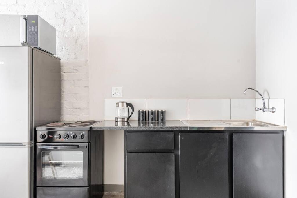 Apartment Away From In Maboneng Johannesburg