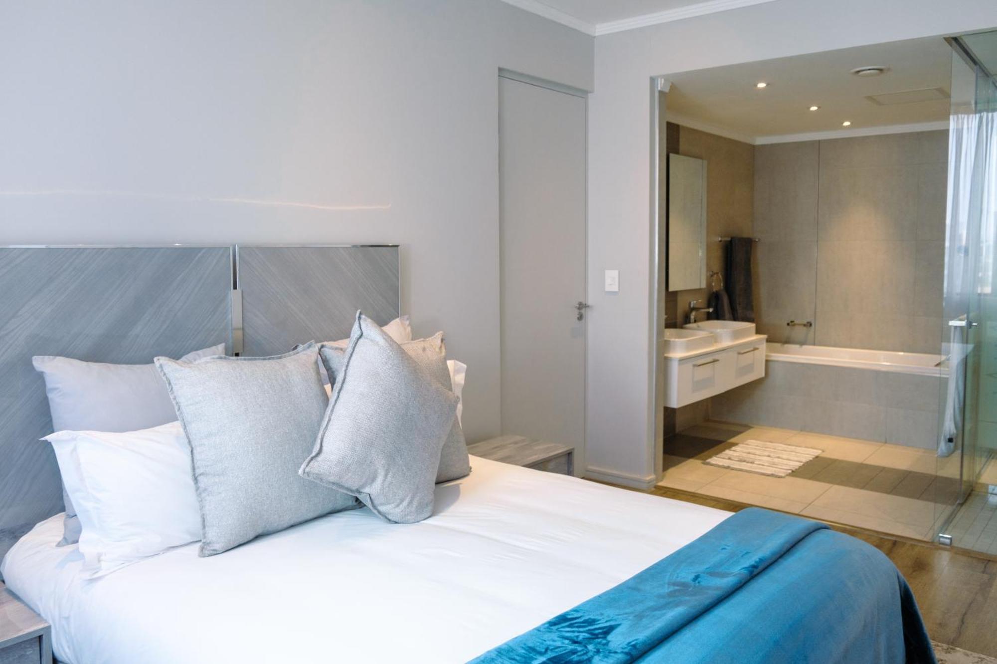Jordan's Luxe * Johannesburg