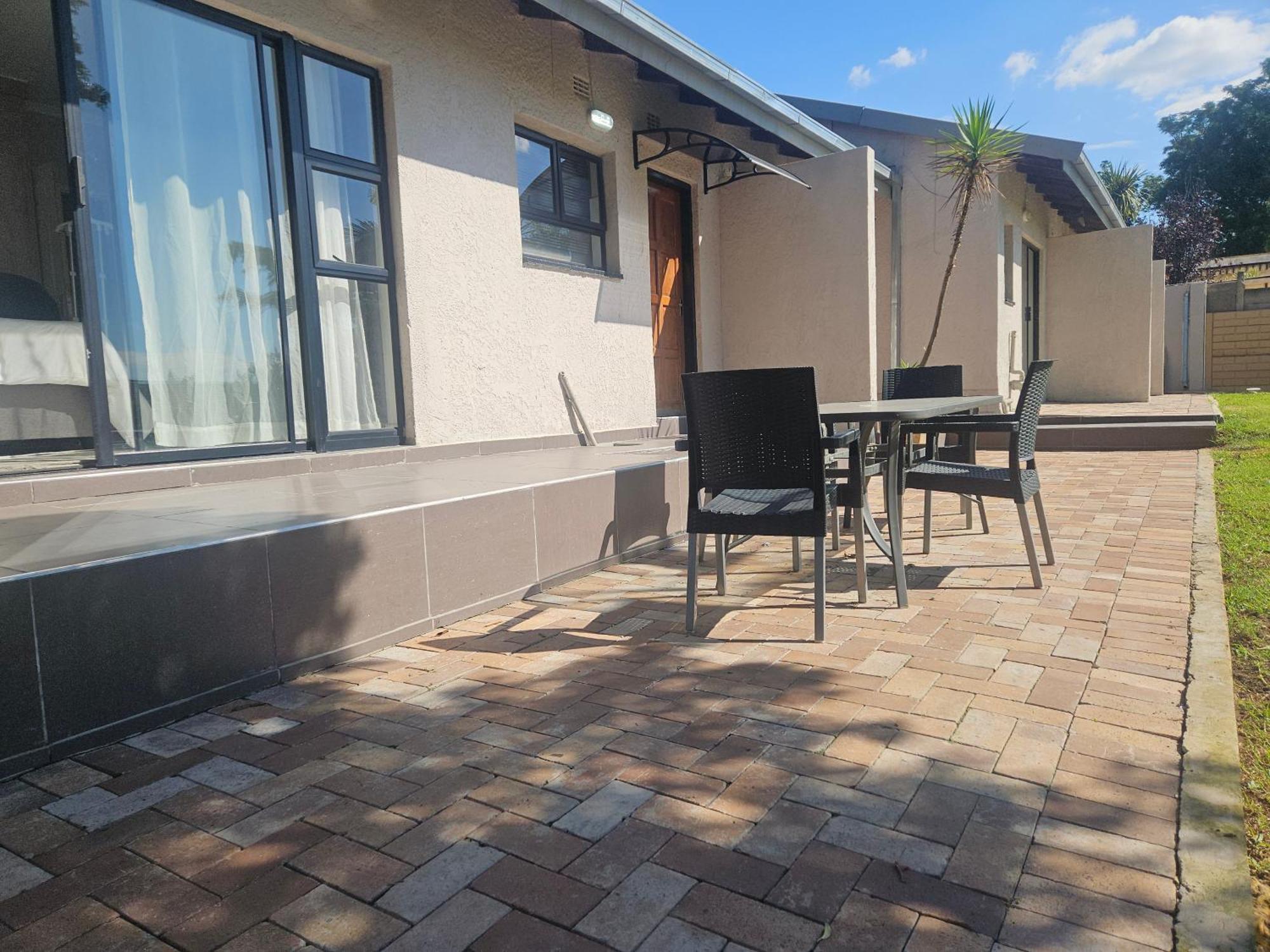 Guest house 41 Fourth Road Johannesburg