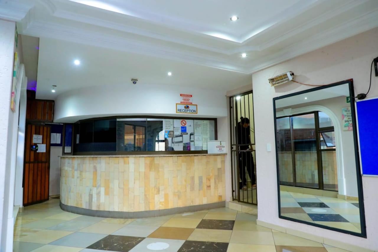 Yeoville Khách sạn 4*