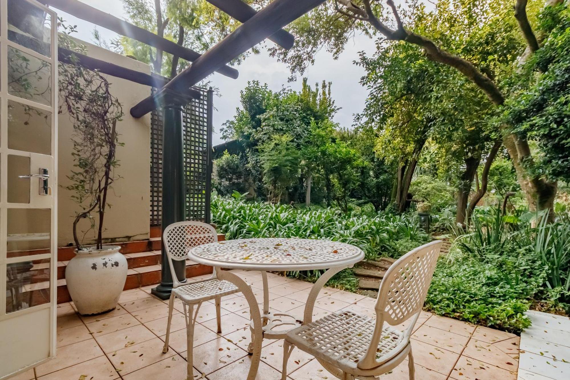 Nhà khách Sandton Amar Boutique