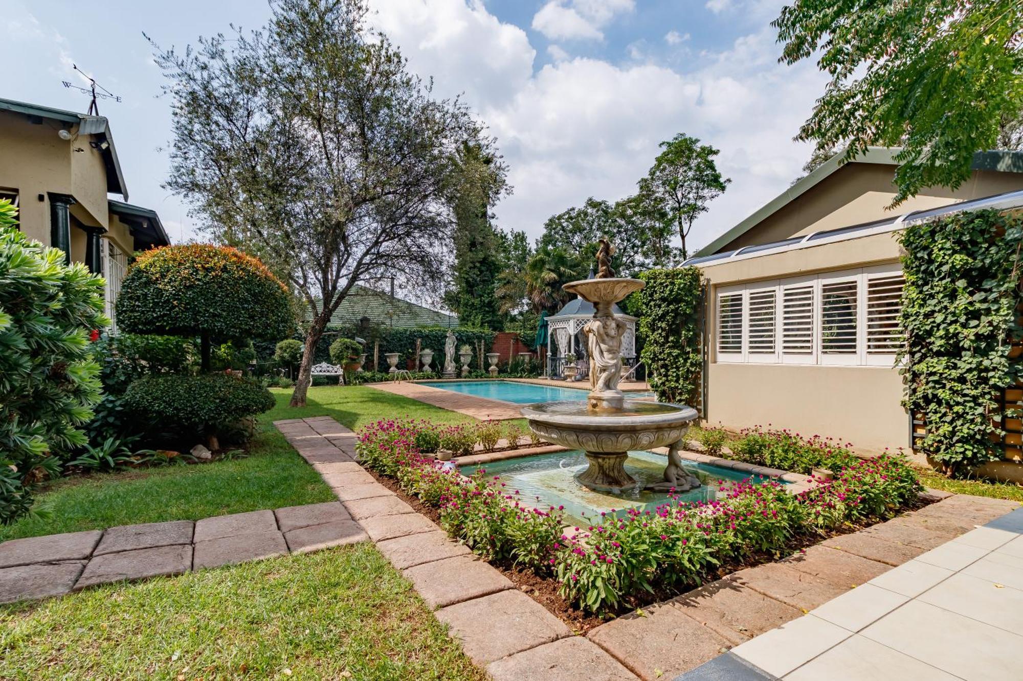 Nhà khách Sandton Amar Boutique
