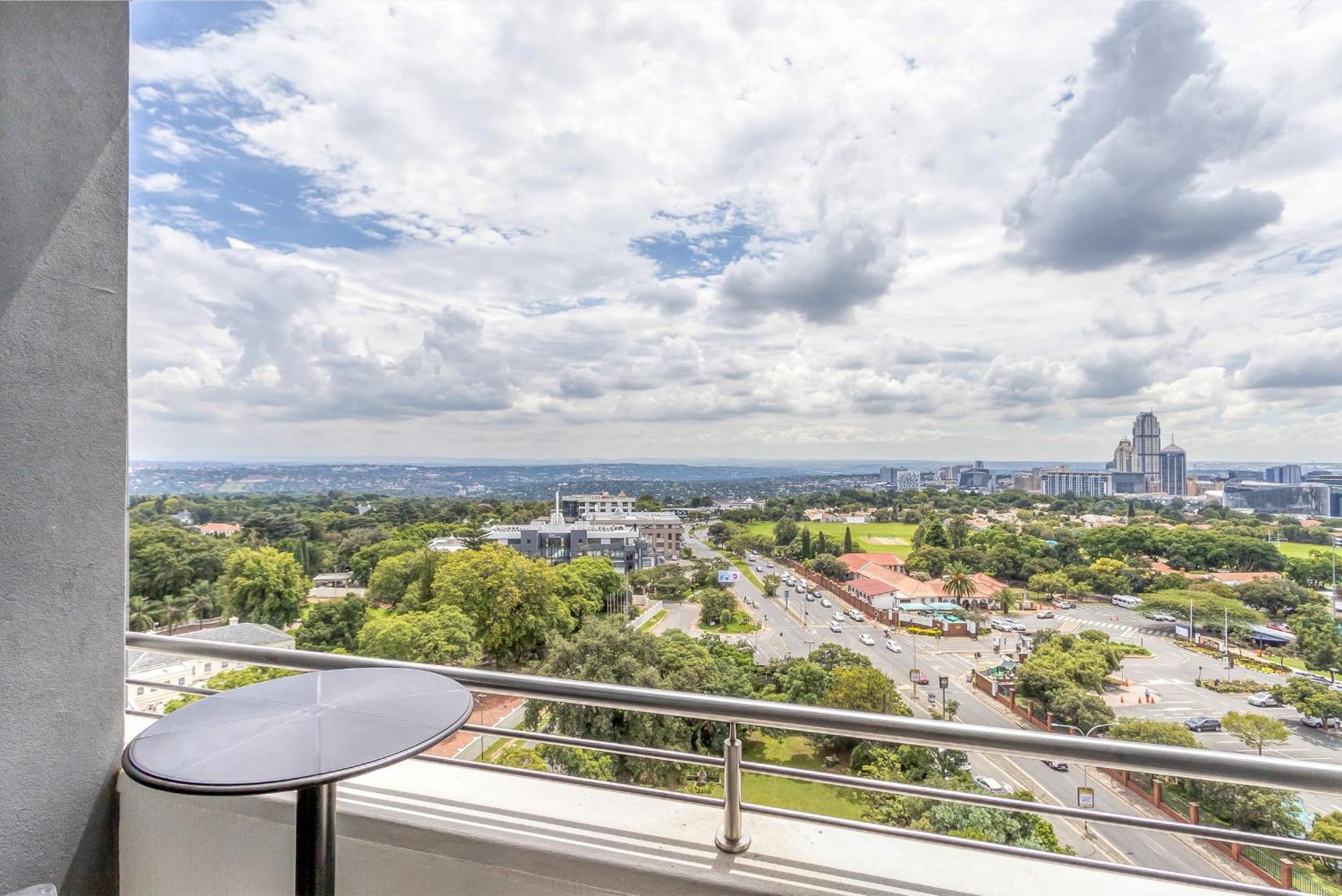 Apartment Illovo *