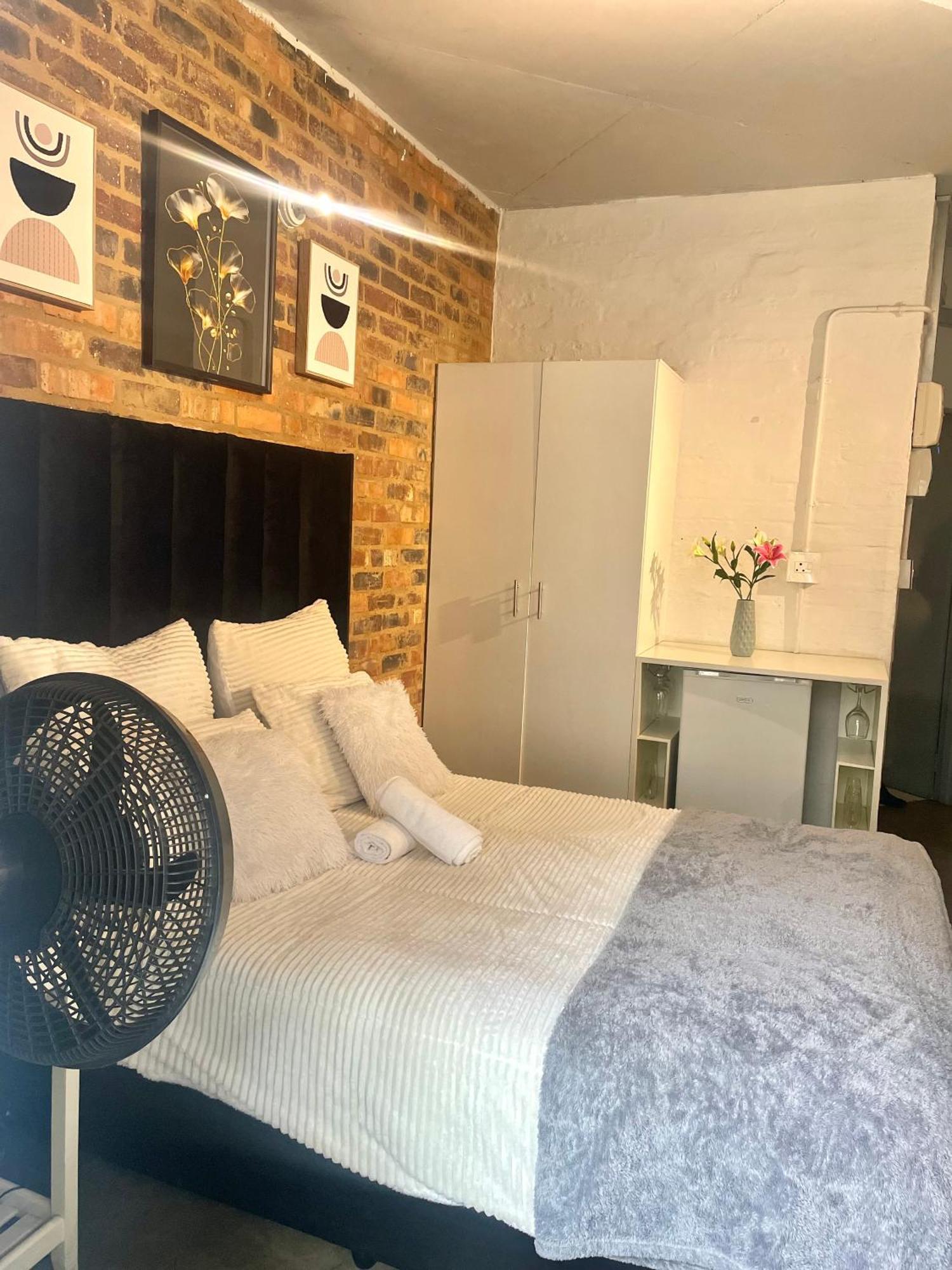Golden Diamond Apartment
