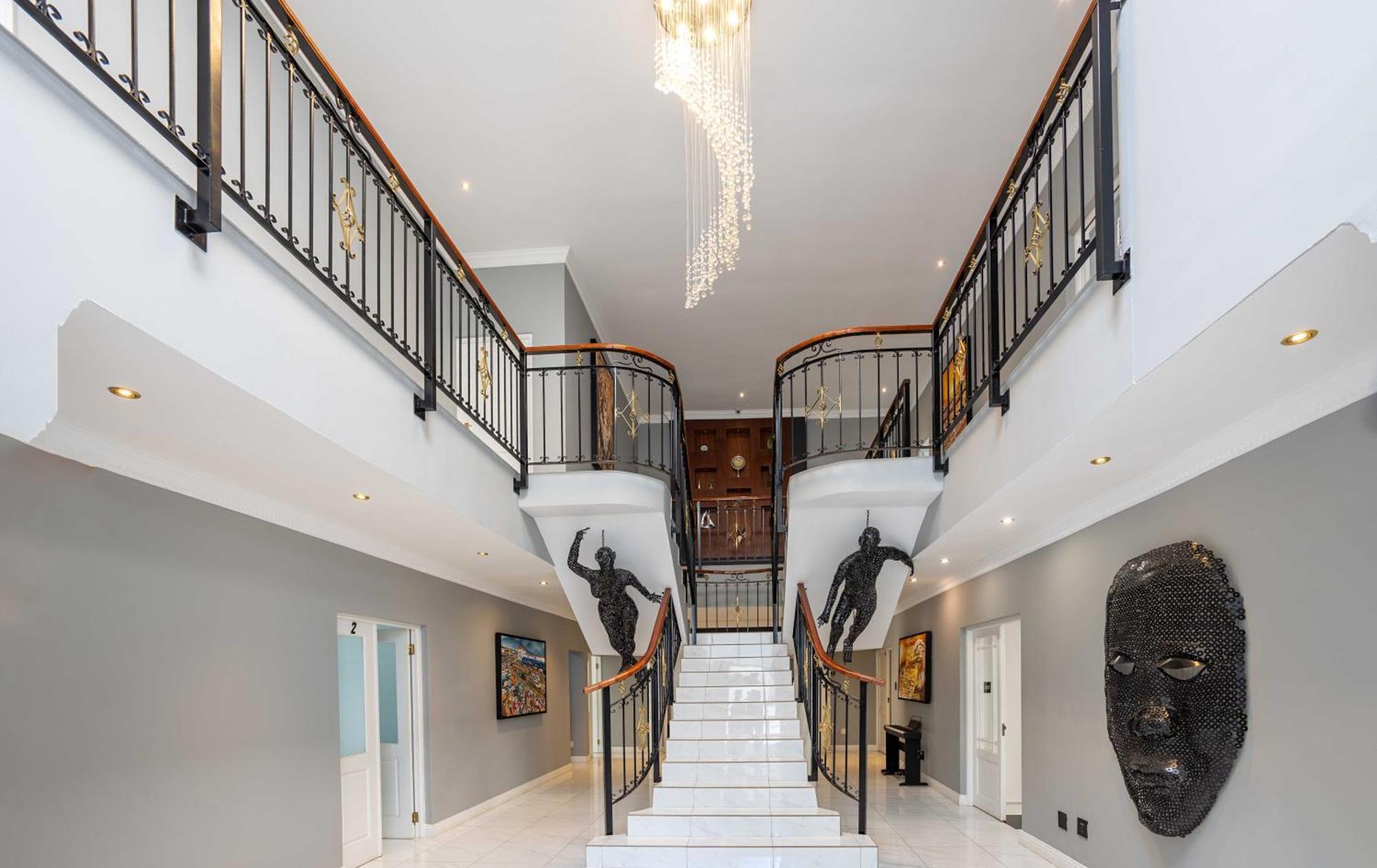 Adinkra Boutique Hotel 3*