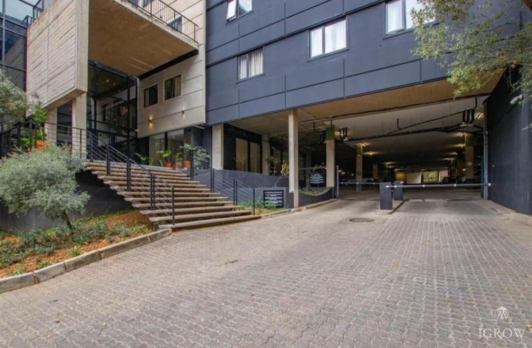 Executive Blackbrick Apartment *
