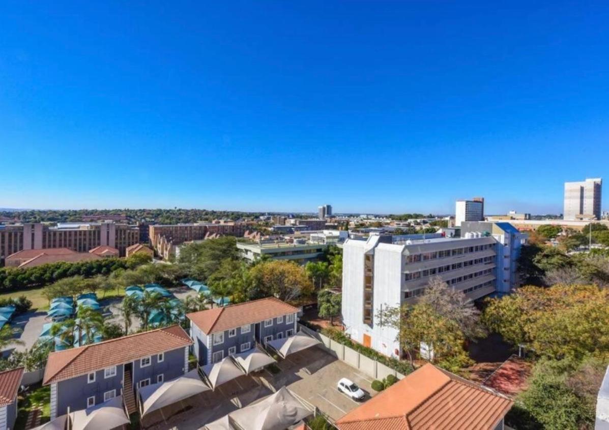In Randburg Apartment *