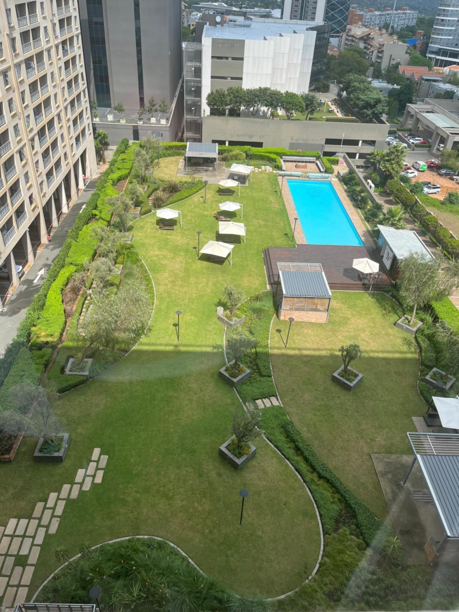 Apartment Tee Luxury