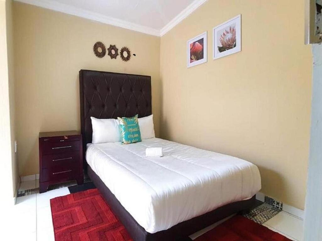 Evelyn Place Nhà khách Johannesburg