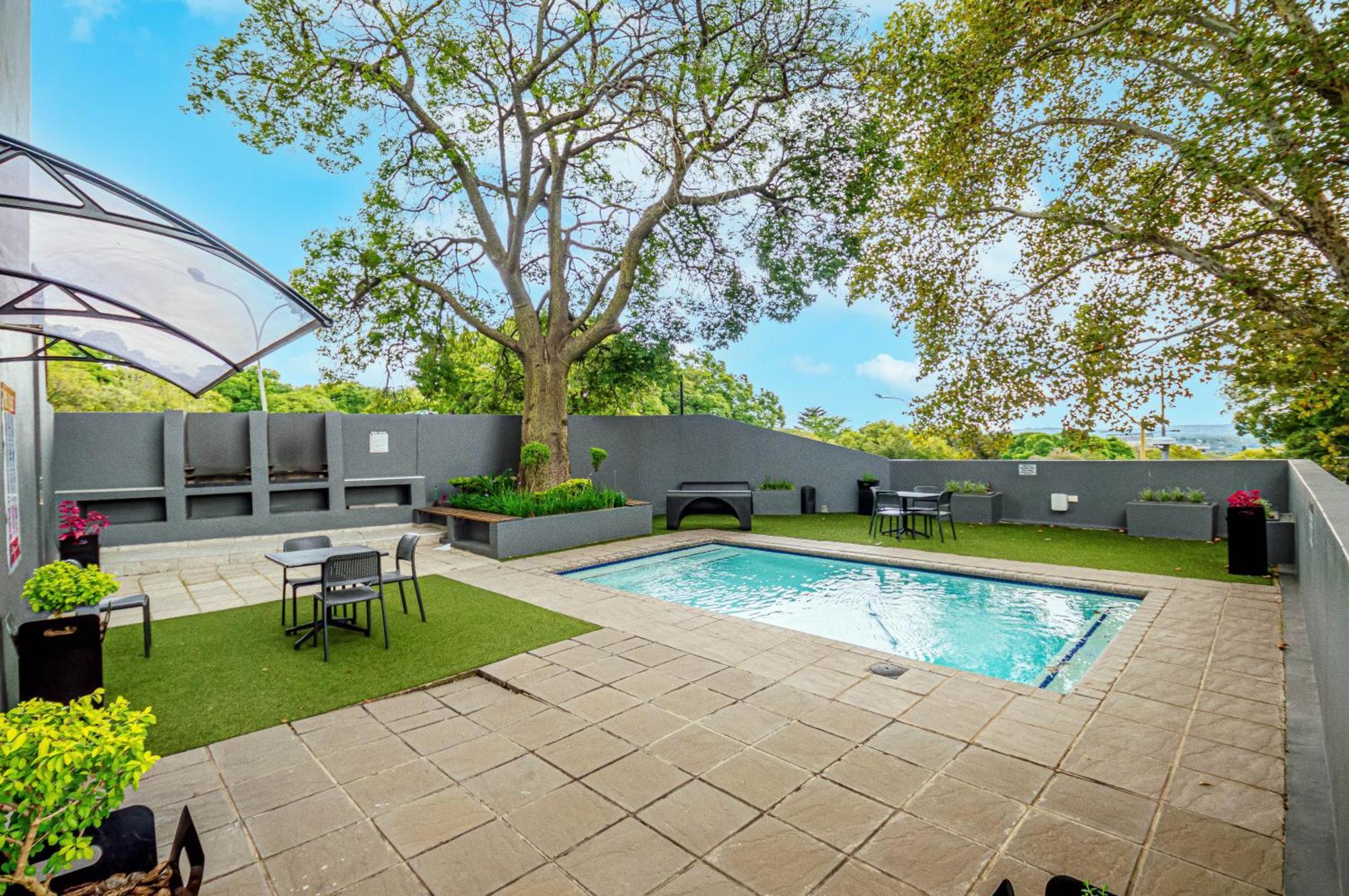 1 Bed Serene At The Bolton, Rosebank, * Johannesburg