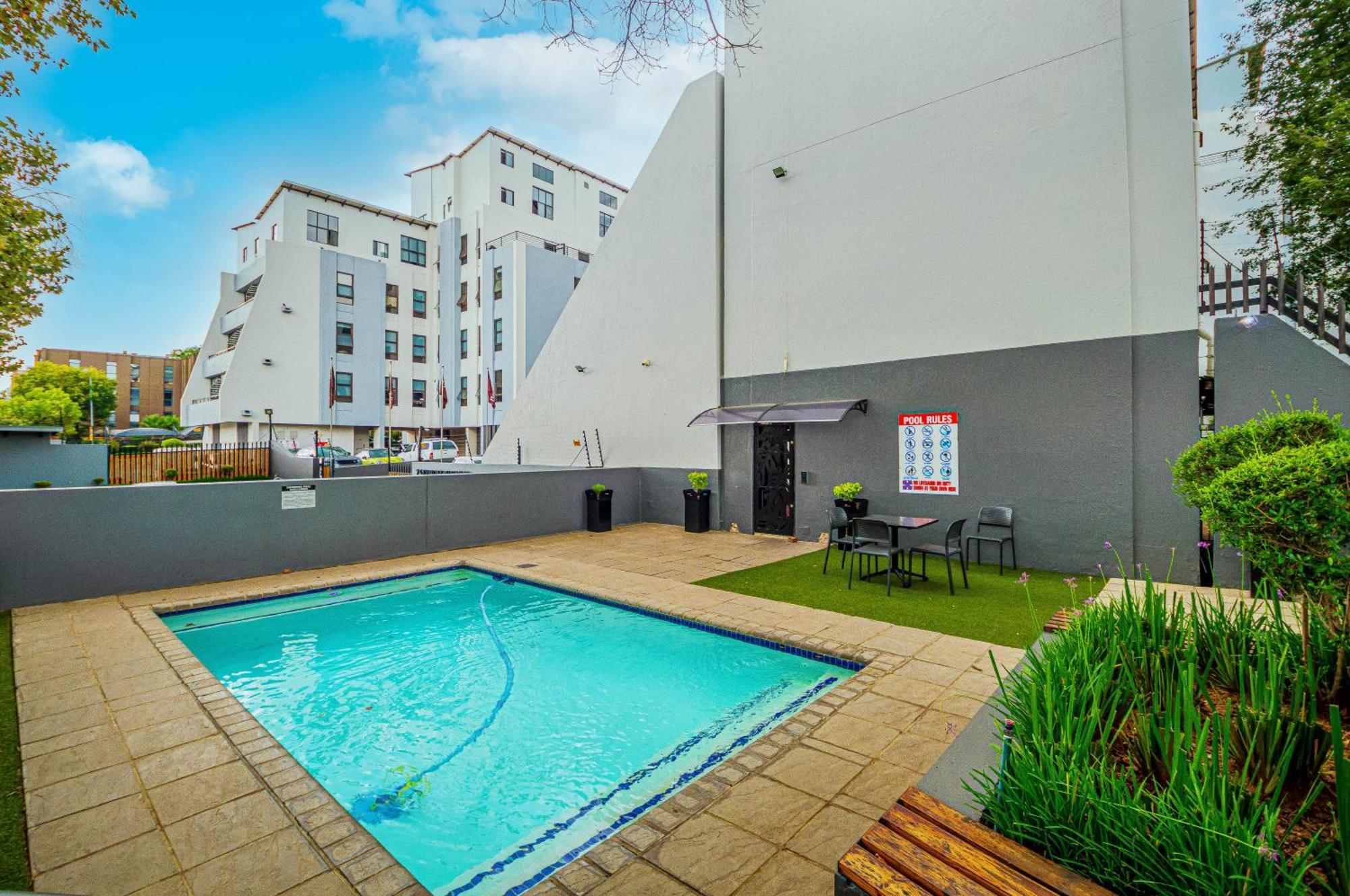 1 Bed Serene At The Bolton, Rosebank, * Johannesburg