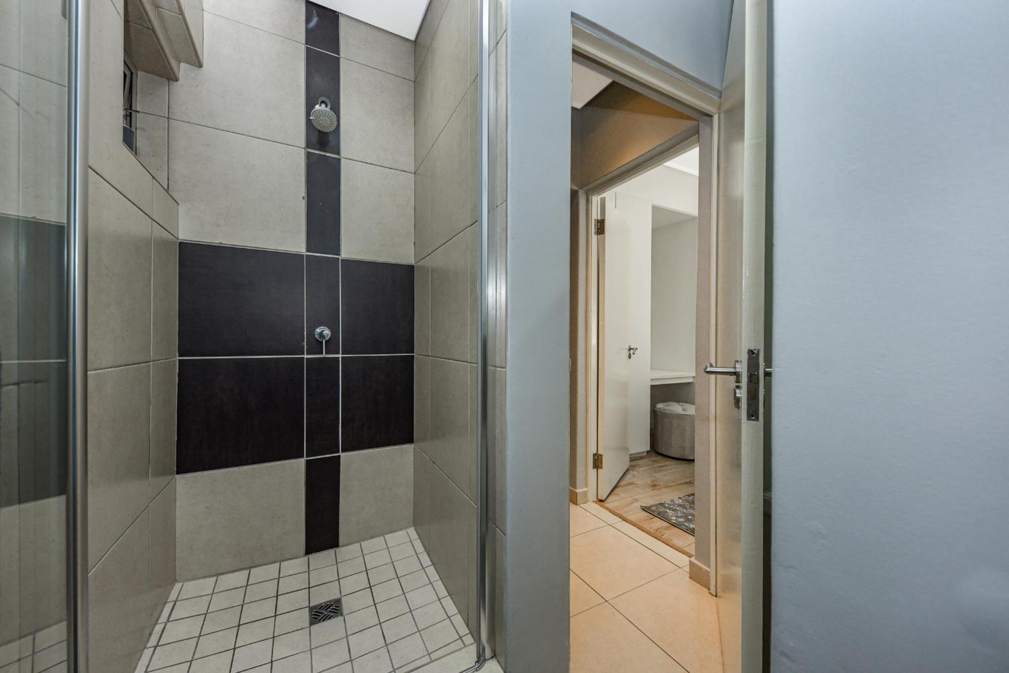Apartment Topaz In Sandton Johannesburg