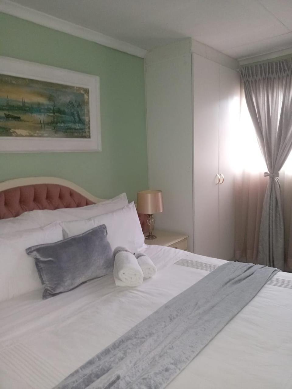Guest house Theza's Palace Johannesburg