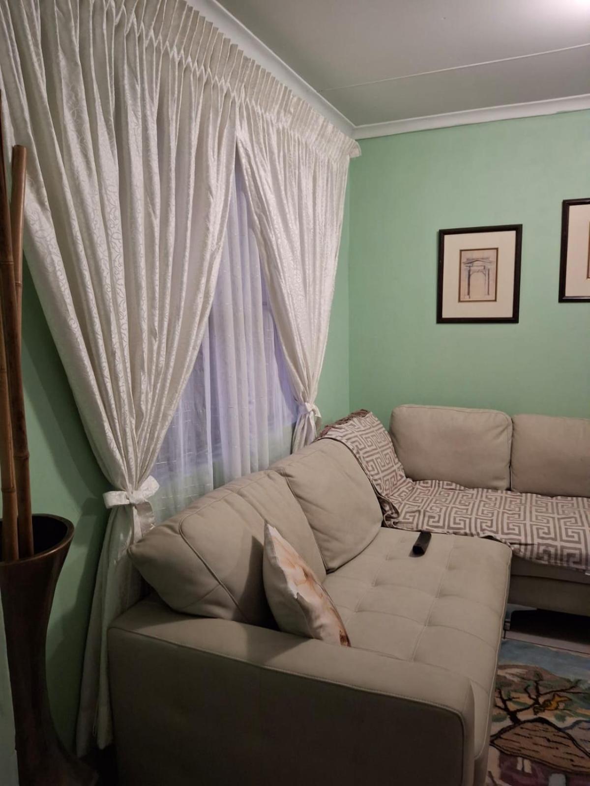 Theza's Palace Guest house