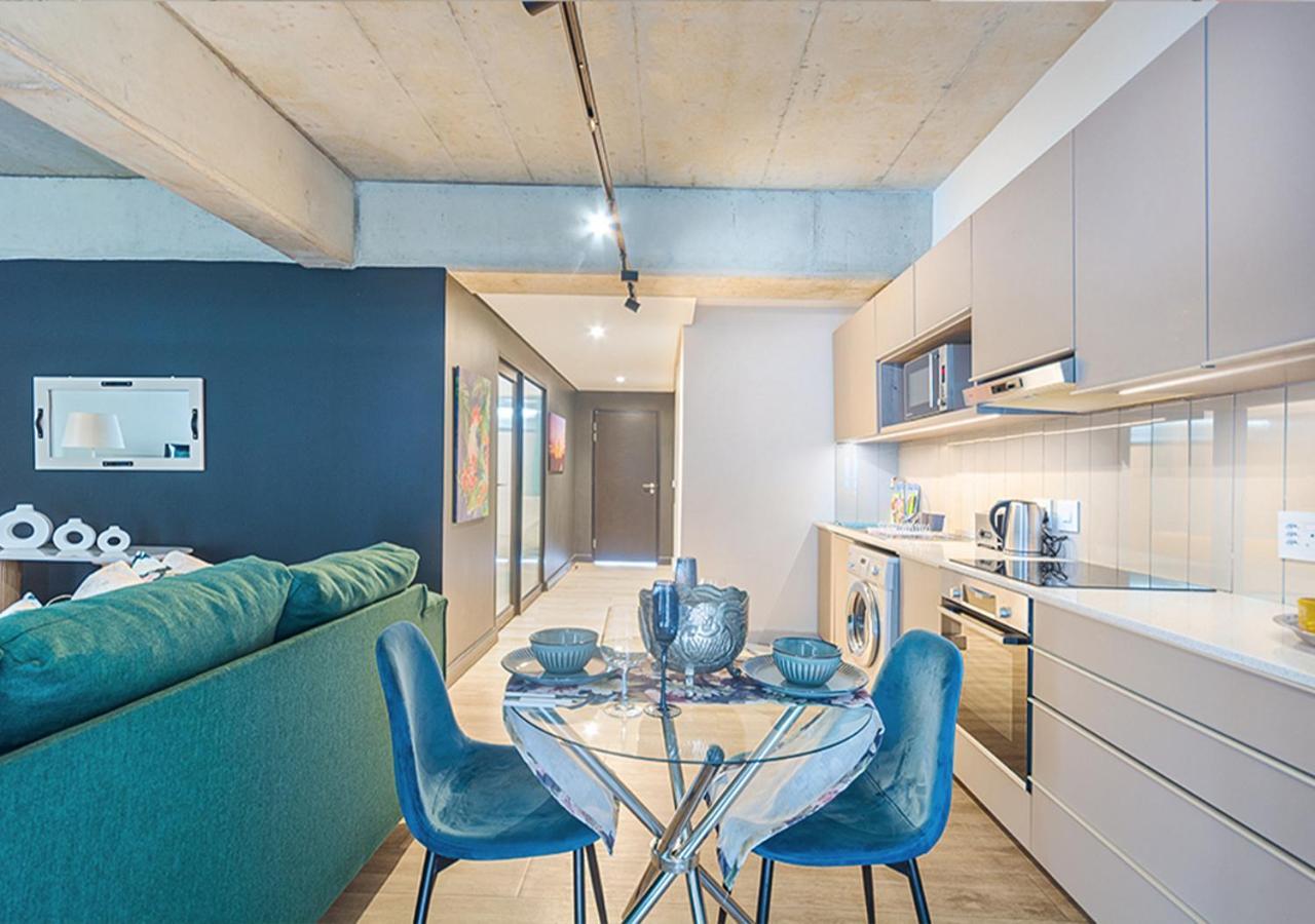 Apartment Sandton Splendid 510 Power Backup Water Backup Johannesburg