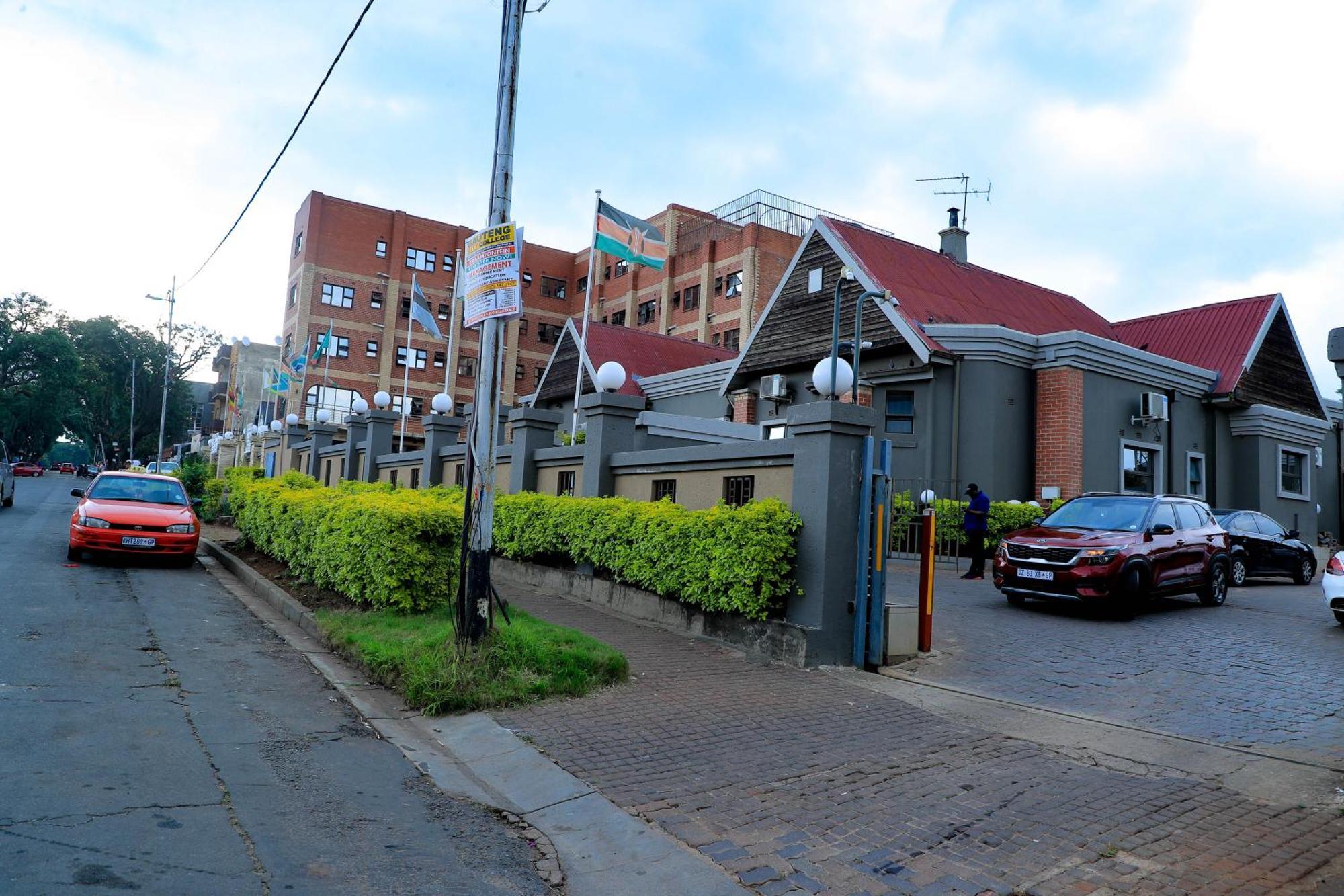 Yeoville 4*