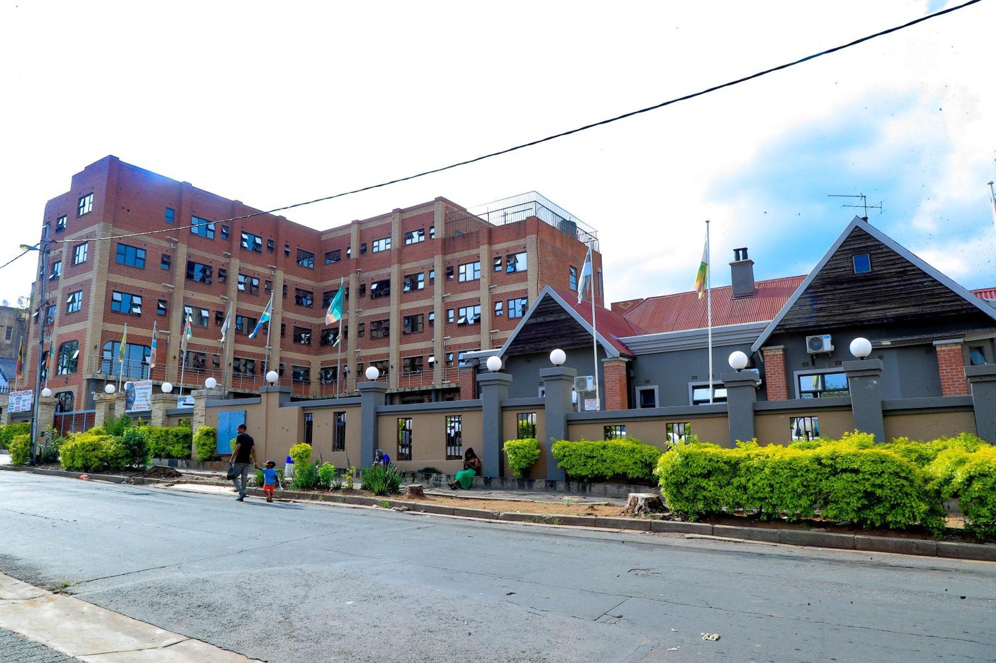 Khách sạn Yeoville 4*