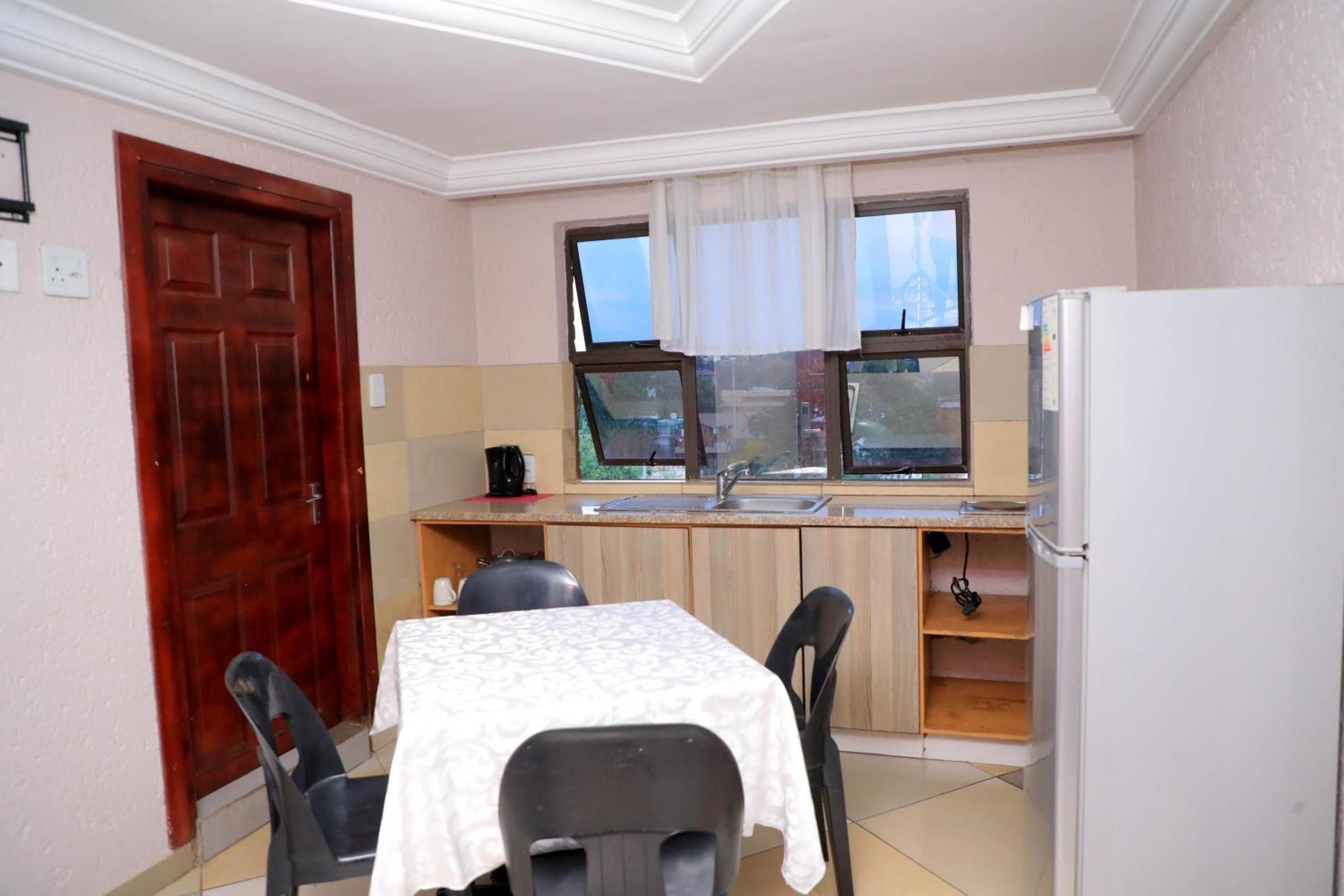 Yeoville Khách sạn 4*