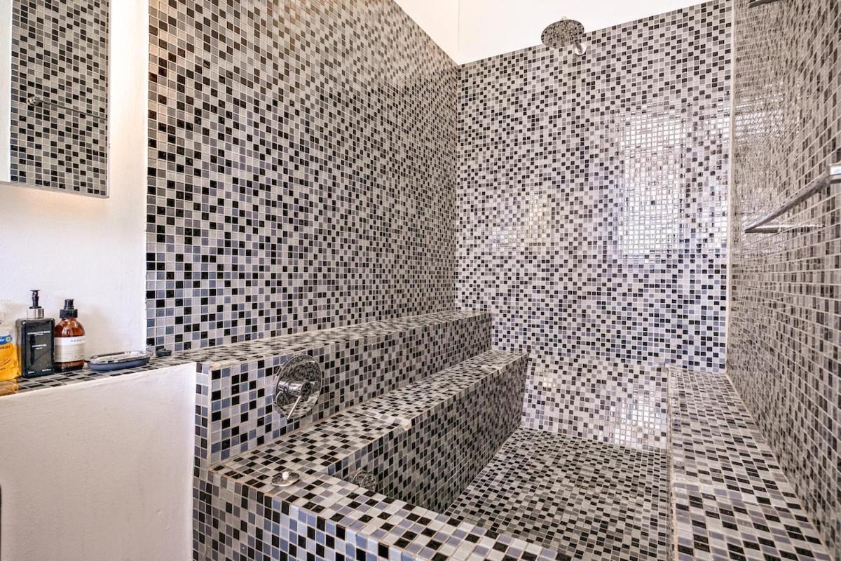 Artsy Apartment Johannesburg