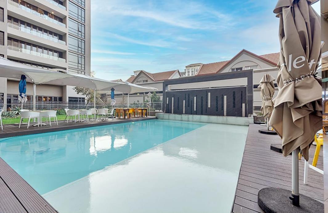 Masingita Towers Elegant Power & Water Backup Apartment *