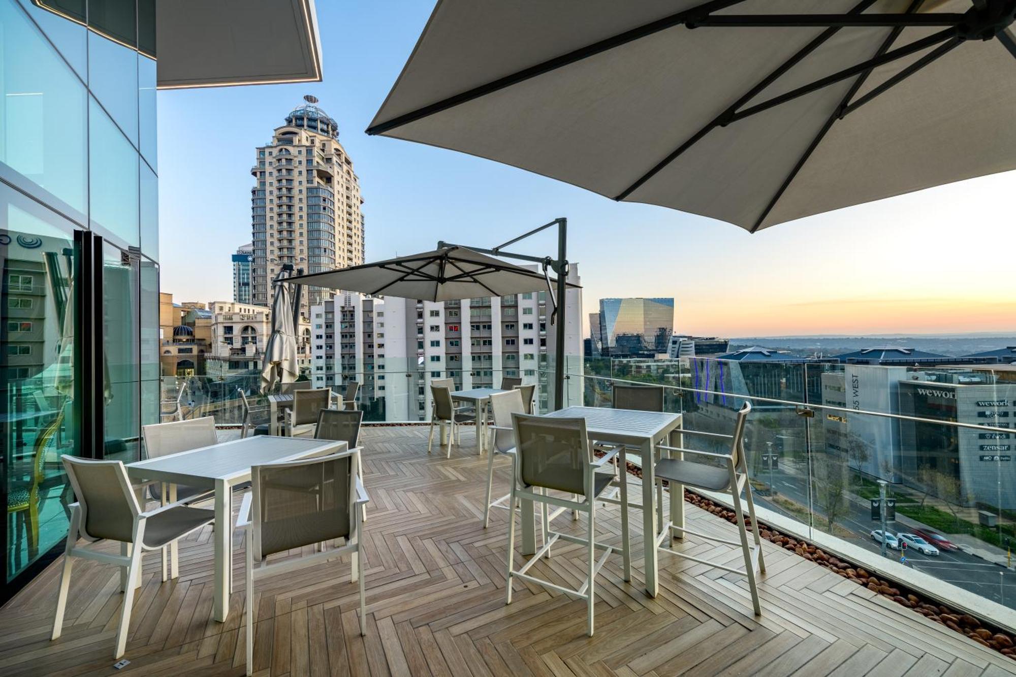 Sky Sandton Hotel 3*