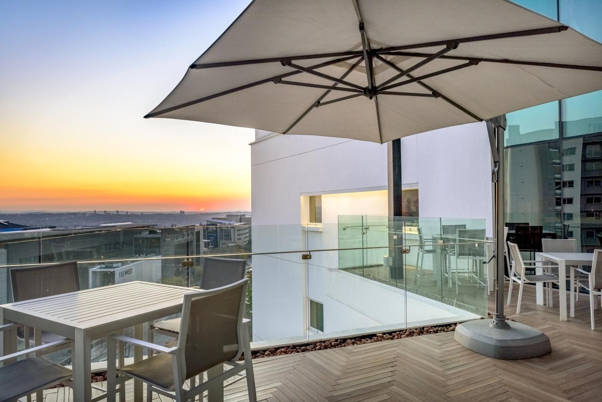 Sky Sandton 3*