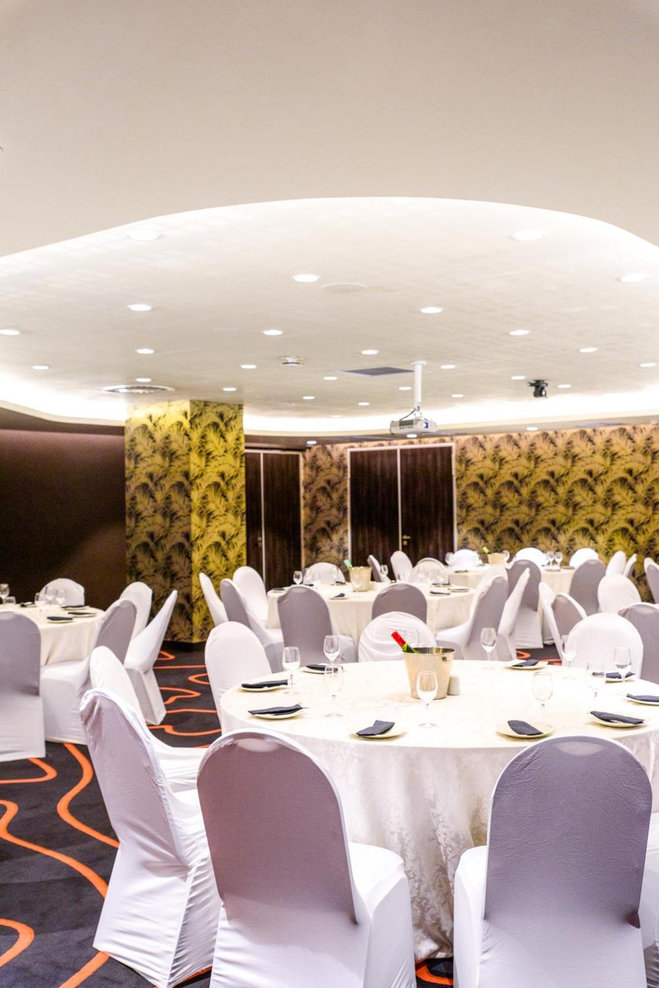 Sky Sandton 3*